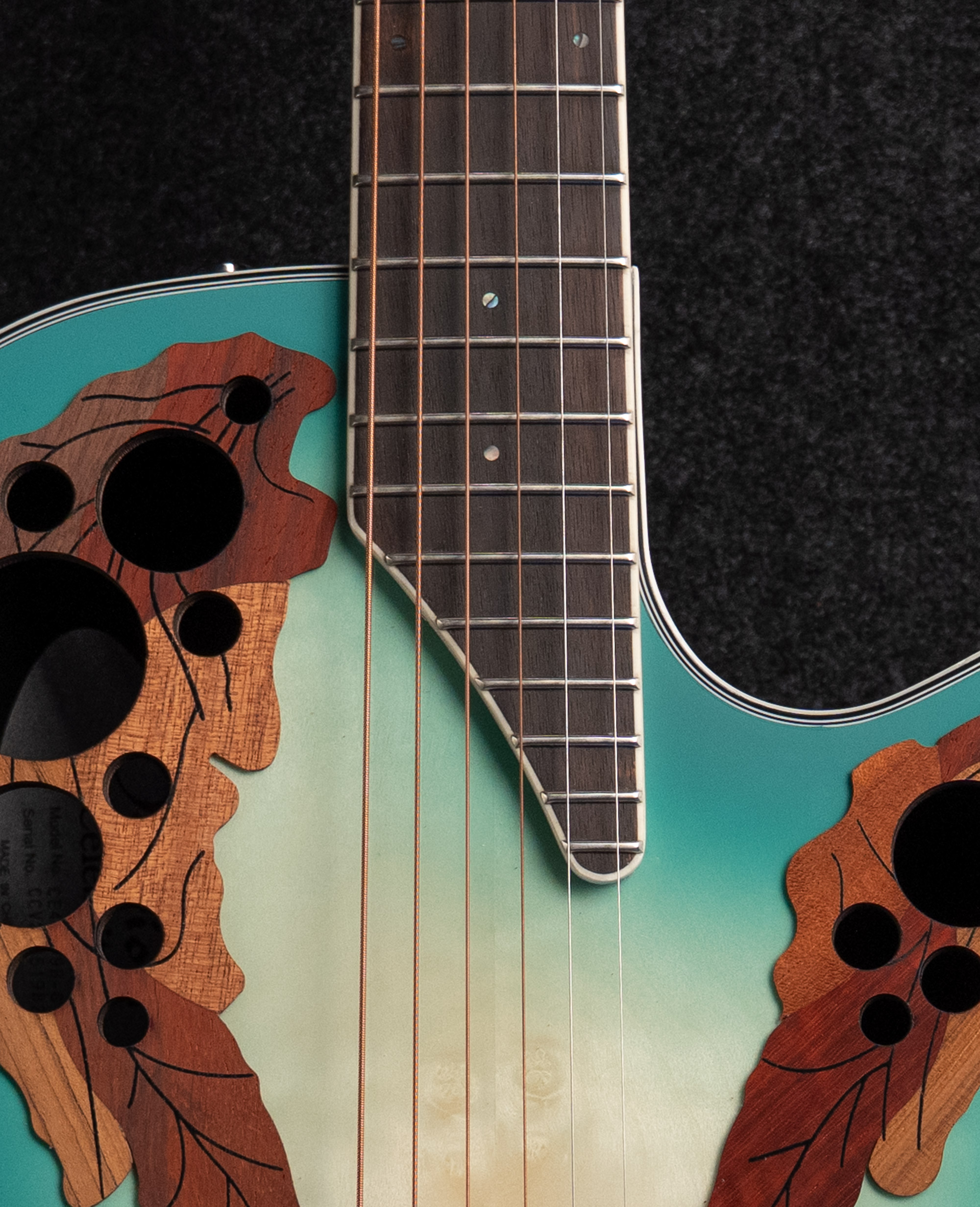 Электроакустическая гитара Ovation CE44X-9B Celebrity Elite Plus Mid Cutaway Mintburst - купить в "Гитарном Клубе"