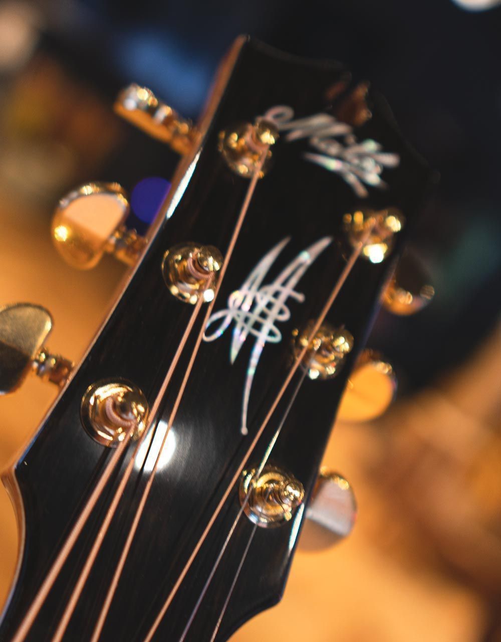 Электроакустическая гитара Maton EM100-808 - купить в "Гитарном Клубе"