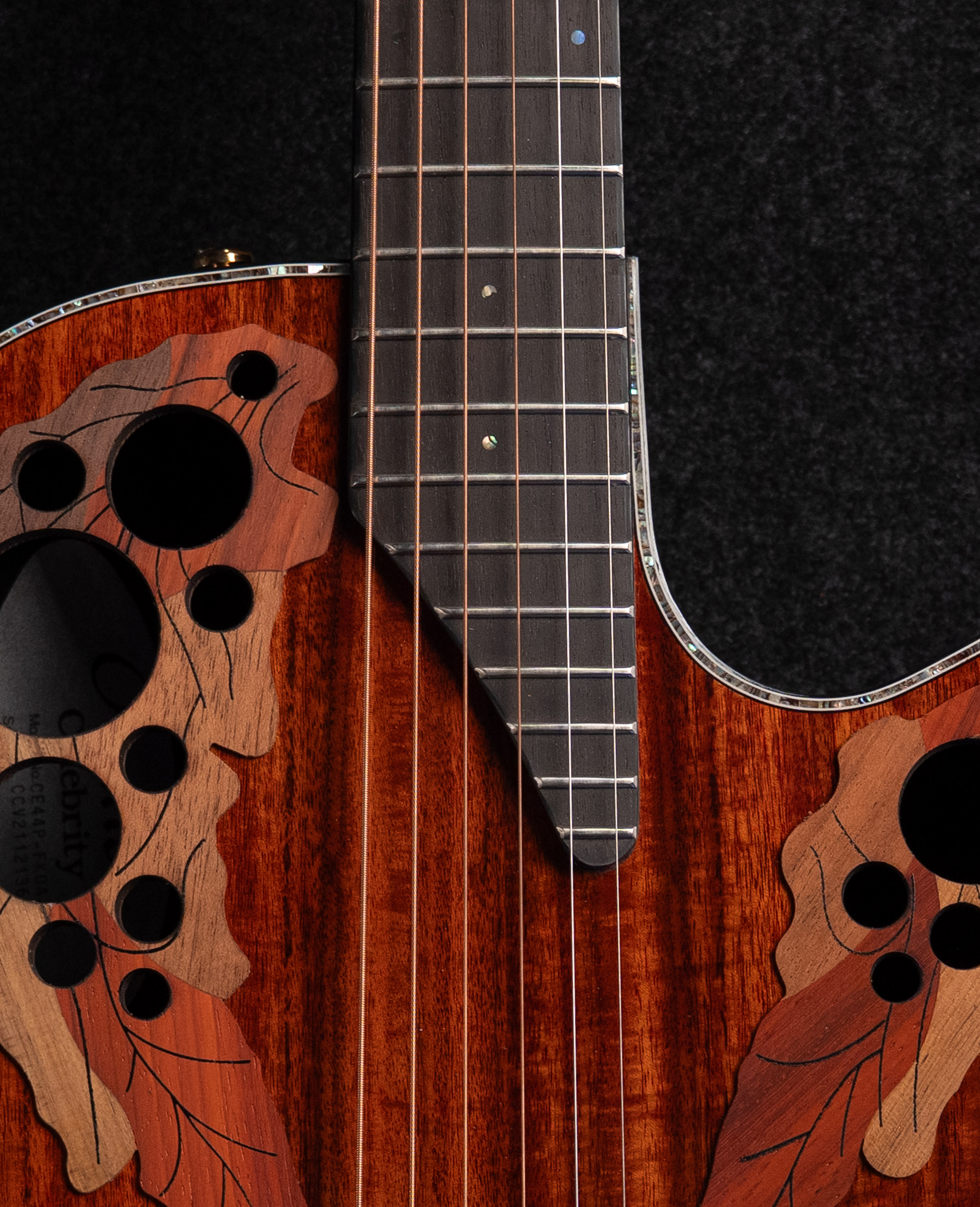 Электроакустическая гитара Ovation CE44P-FKOA Celebrity Elite Plus Mid Cutaway Natural Figured - купить в "Гитарном Клубе"