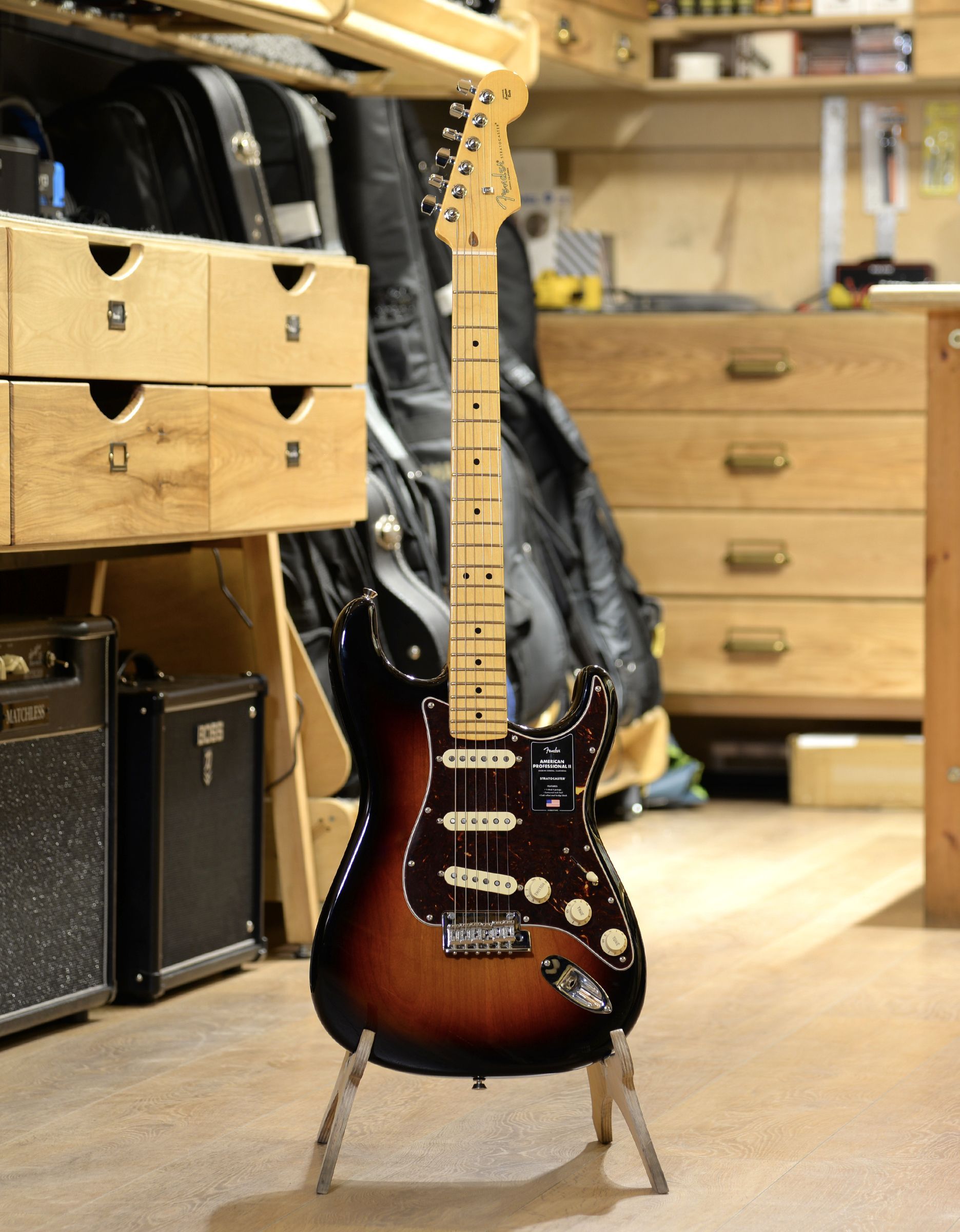 Электрогитара Fender American Professional II Stratocaster 3-Color Sunburst - купить в "Гитарном Клубе"