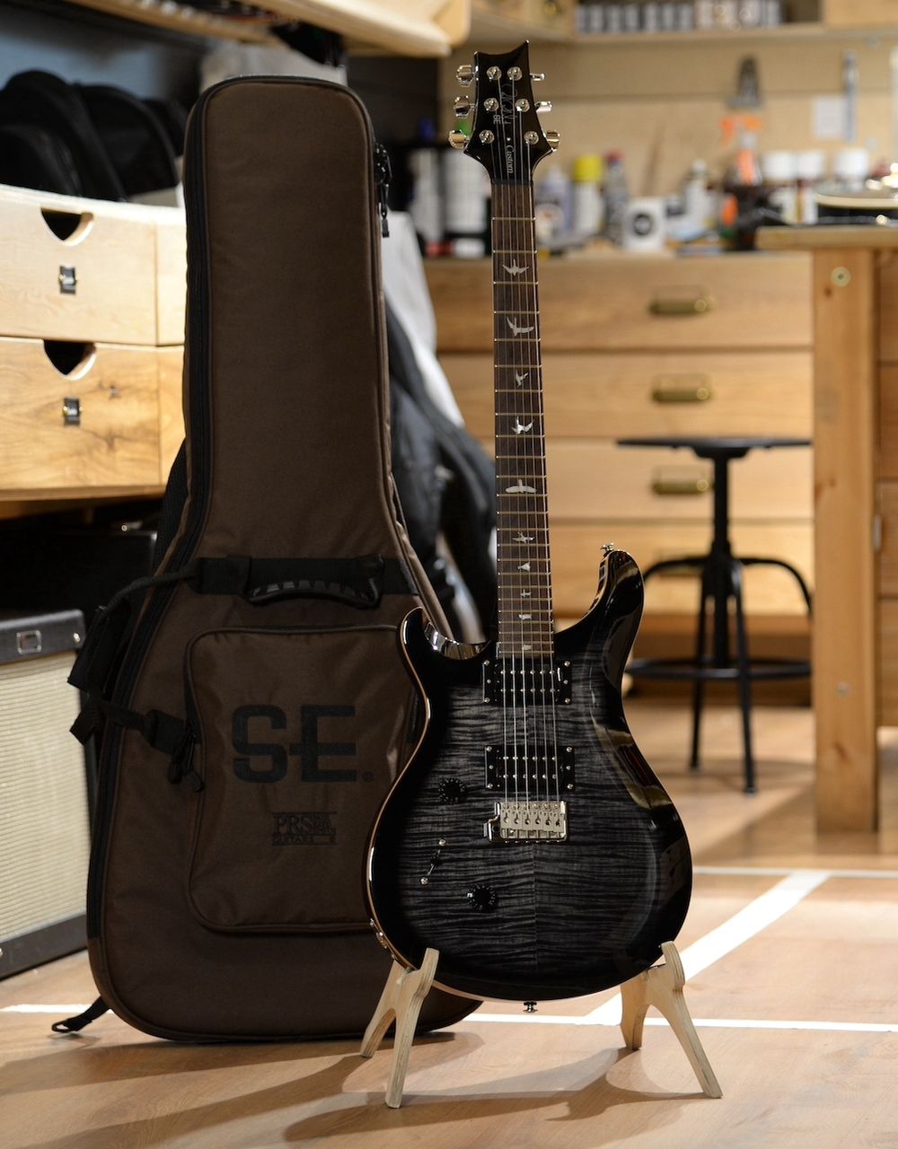 Электрогитара PRS SE CUSTOM 24 L/H CHARCOAL BURST - купить в "Гитарном Клубе"
