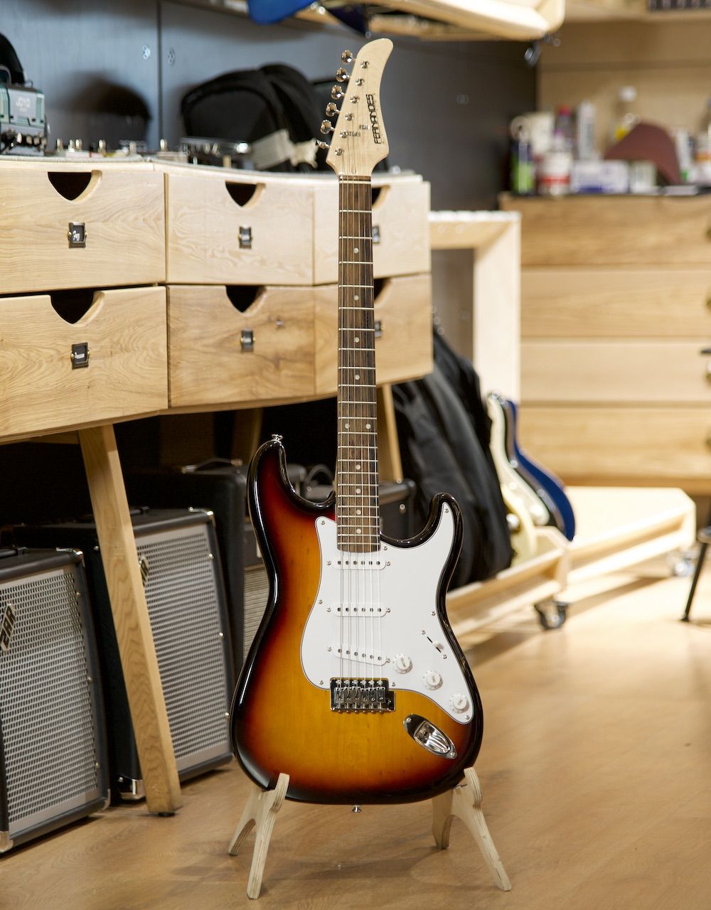 Электрогитара Fernandes LE-1Z 3S Sunburst - купить в "Гитарном Клубе"