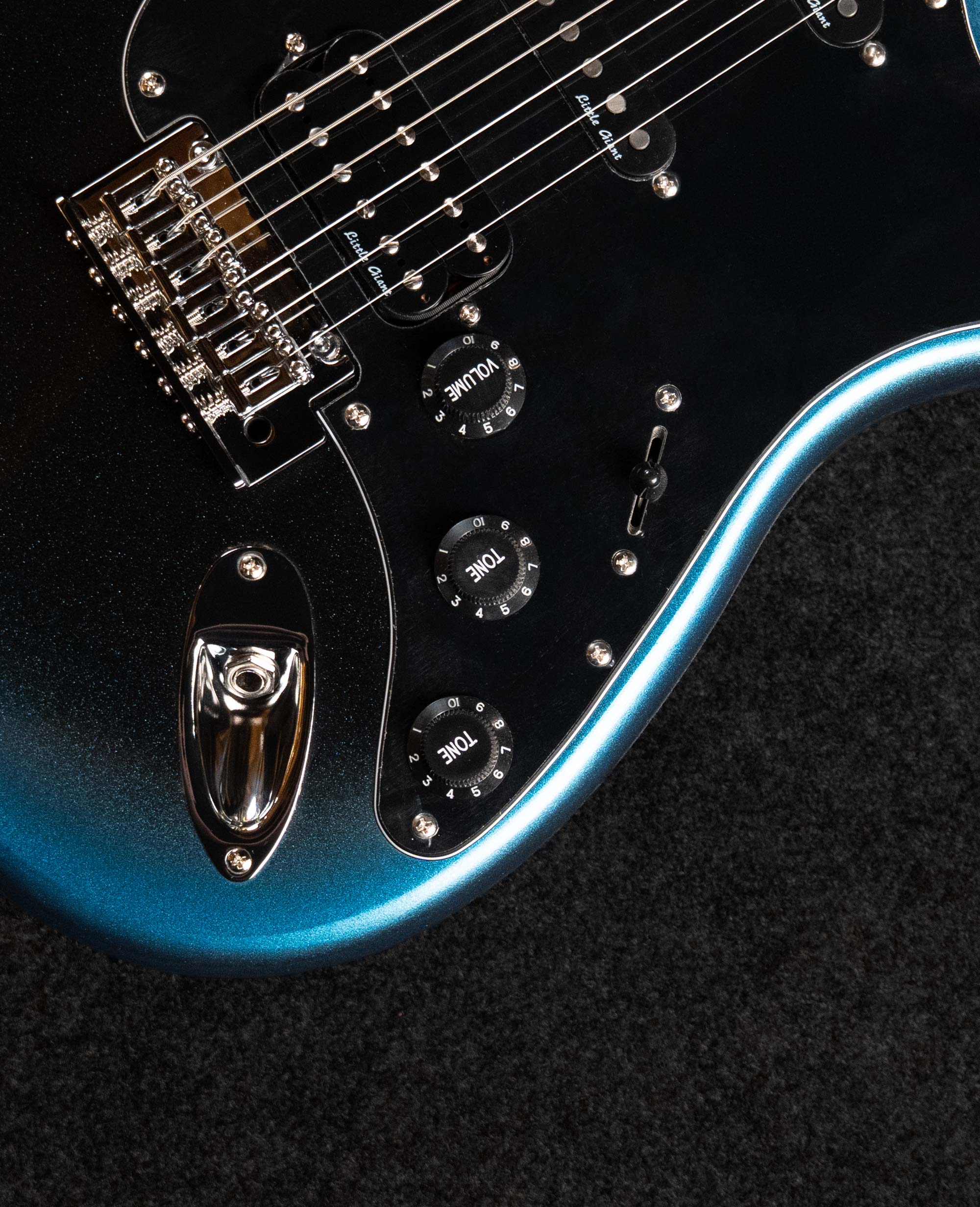 Электрогитара Saga Dark Night Blue - купить в "Гитарном Клубе"