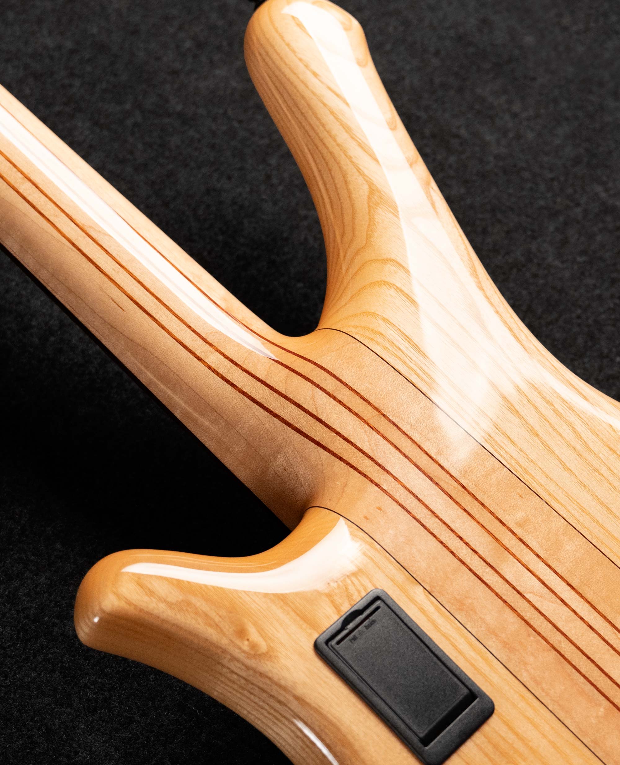 Бас-гитара Mayones Comodous 4 Classic Eye Poplar - купить в "Гитарном Клубе"