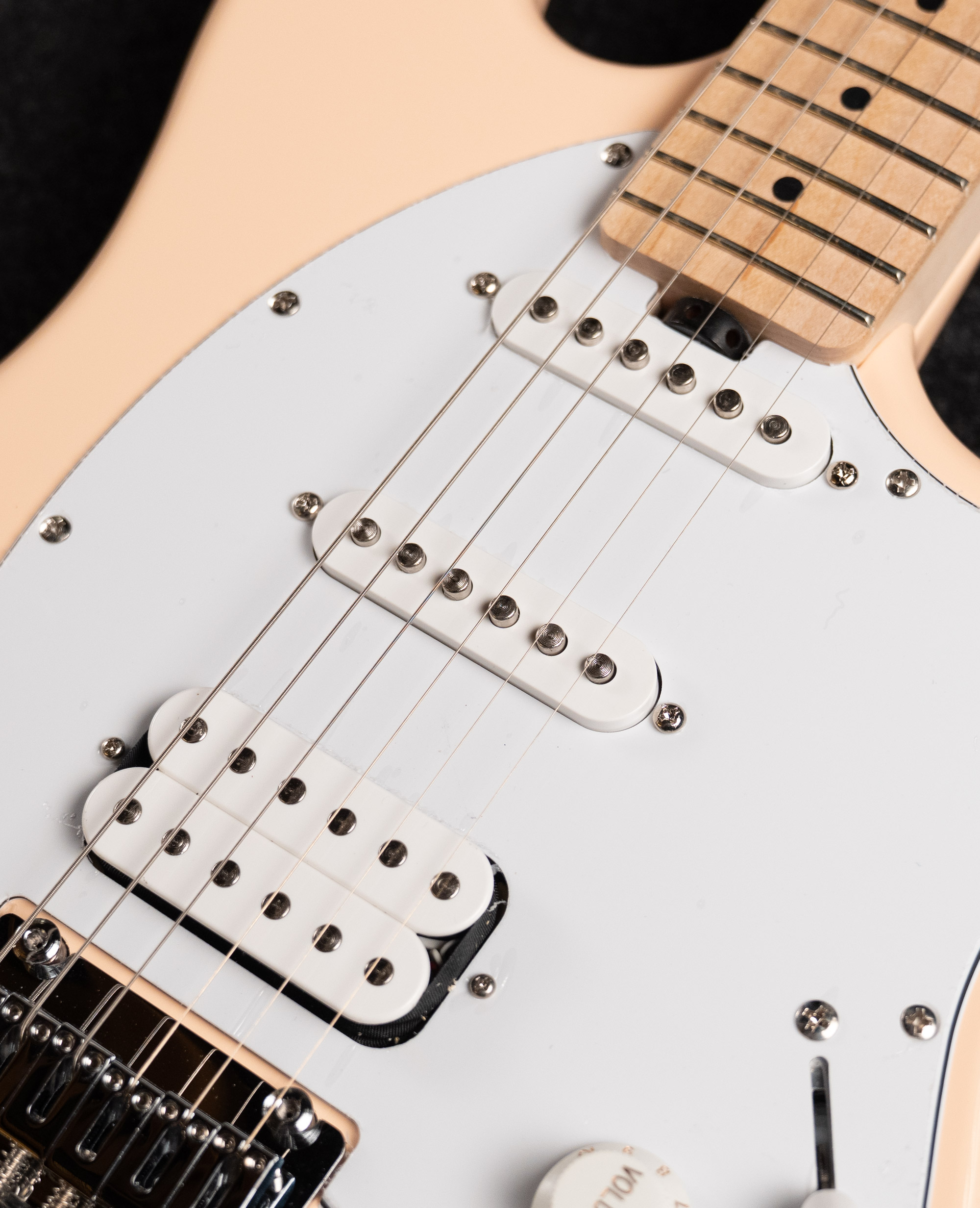 Электрогитара Sterling Cutlass HSS Vintage Cream - купить в "Гитарном Клубе"