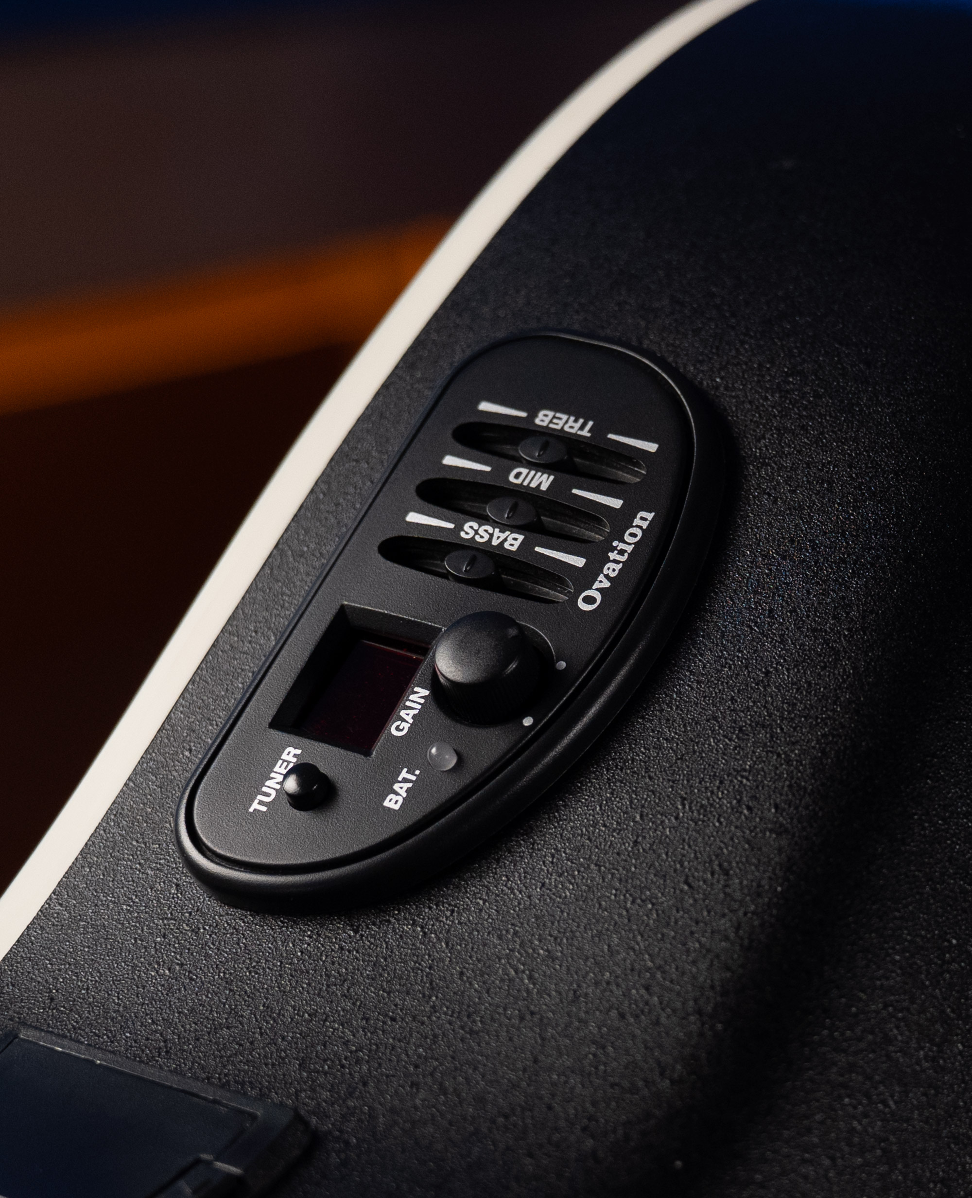 Электроакустическая гитара Ovation CE44X-9B Celebrity Elite Plus Mid Cutaway Mintburst - купить в "Гитарном Клубе"