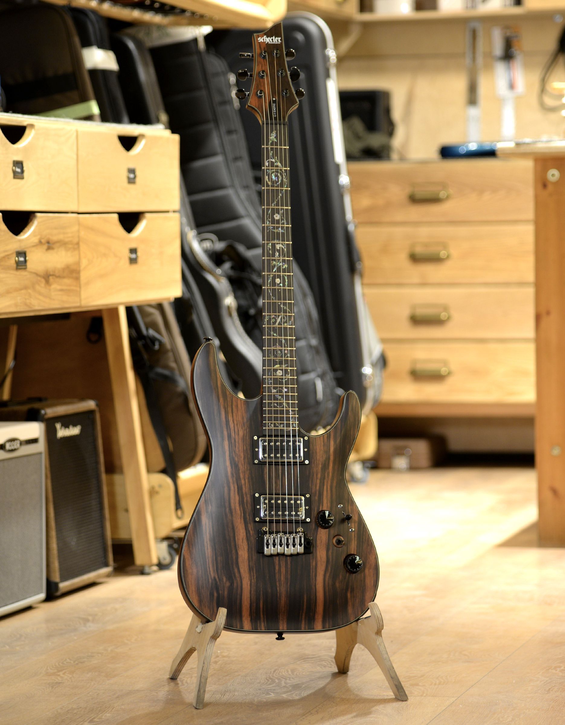 Электрогитара Schecter C-1 Exotic Trem Ebony - купить в "Гитарном Клубе"