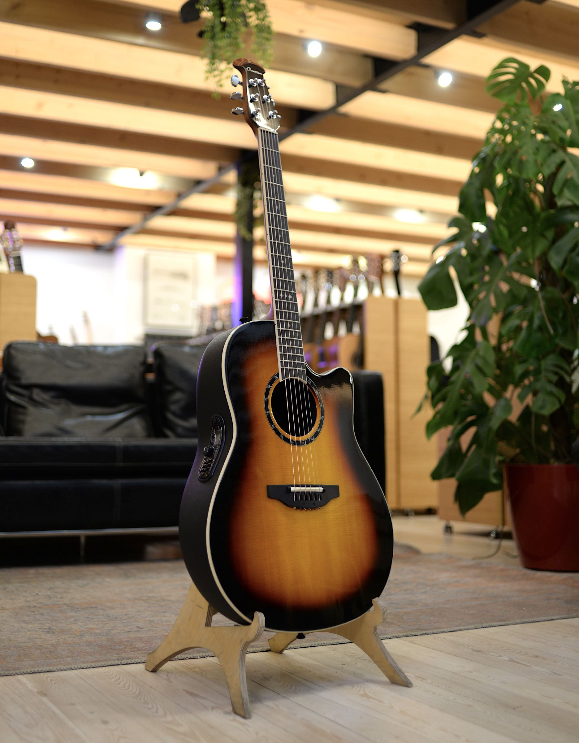 Электроакустическая гитара Ovation 2771AX-1 Standard Balladeer Deep Contour Cutaway Sunburst - купить в "Гитарном Клубе"