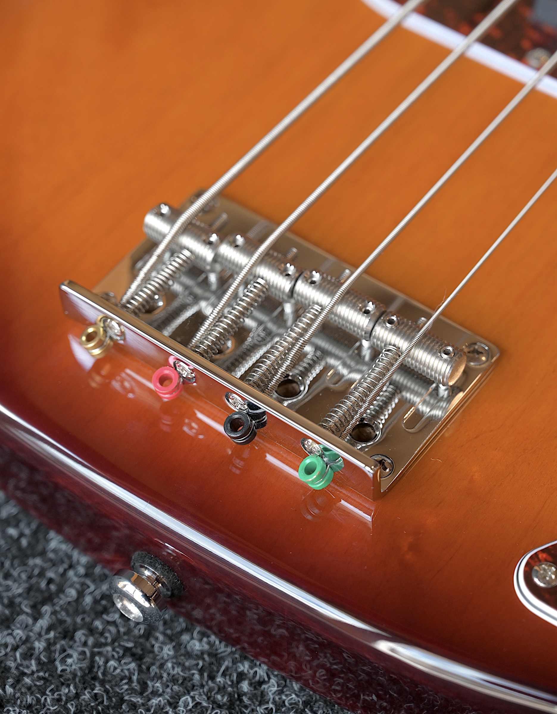 Бас-гитара Sire P-5 Alder-4 TS - купить в "Гитарном Клубе"