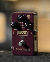 Гитарная педаль Dunlop M305G1 MXR Tremolo - купить в "Гитарном Клубе"