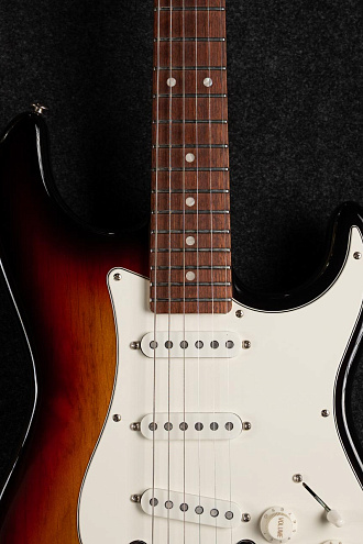 Электрогитара G&L FD Legacy 3-Tone Sunburst CR - купить в "Гитарном Клубе"