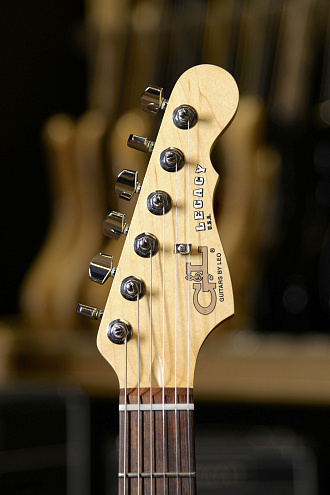 Электрогитара G&L FD Legacy Surf Green CR - купить в "Гитарном Клубе"