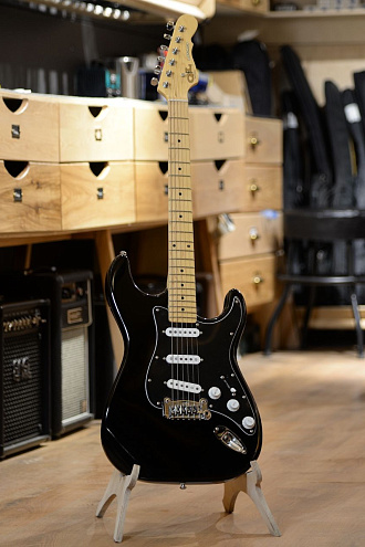 Электрогитара G&L Tribute Legacy Gloss Black MP Poplar - купить в "Гитарном Клубе"