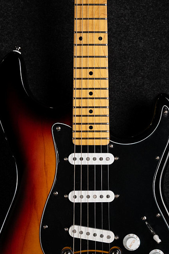 Электрогитара G&L Tribute Legacy 3-Tone Sunburst MP - купить в "Гитарном Клубе"