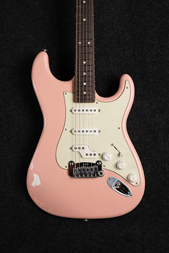 Электрогитара G&L Custom Shop Legacy SSZ RW Nitro Shell Pink - купить в "Гитарном Клубе"