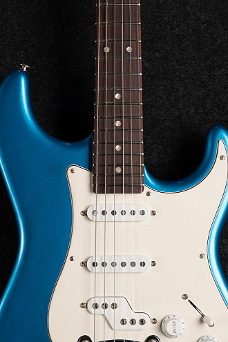 Электрогитара G&L Custom Shop Legacy SSZ RW Nitro Lake Placid Blue - купить в "Гитарном Клубе"