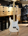 Электрогитара G&L Tribute Legacy Gloss White MP Poplar - купить в "Гитарном Клубе"
