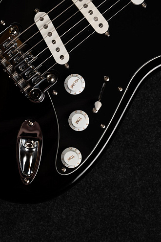 Электрогитара G&L Tribute Legacy Gloss Black MP Poplar - купить в "Гитарном Клубе"