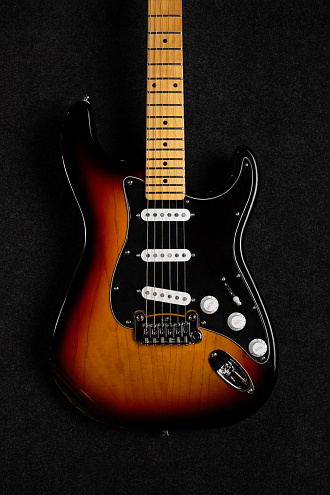 Электрогитара G&L Tribute Legacy 3-Tone Sunburst MP - купить в "Гитарном Клубе"