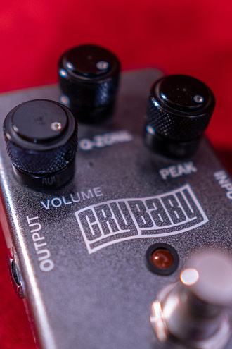 Гитарная педаль Dunlop QZ-1 CryBaby Q-Zone - купить в "Гитарном Клубе"