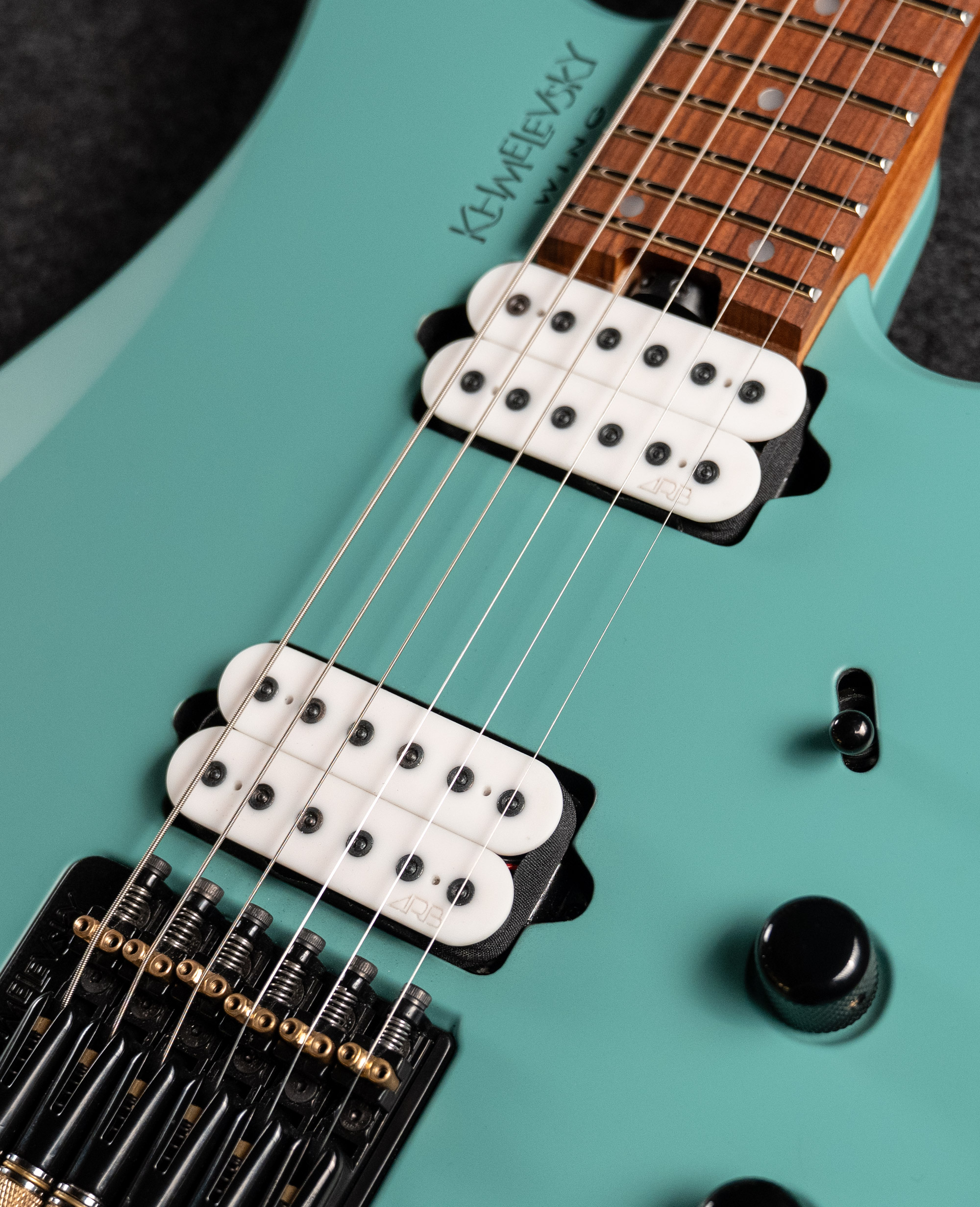 Электрогитара Khmelevsky Wing Green Theatre #142 - купить в "Гитарном Клубе"