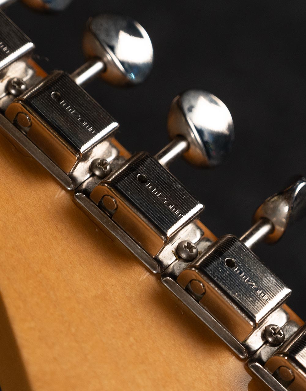 Электрогитара Fender Stratocaster AVRI