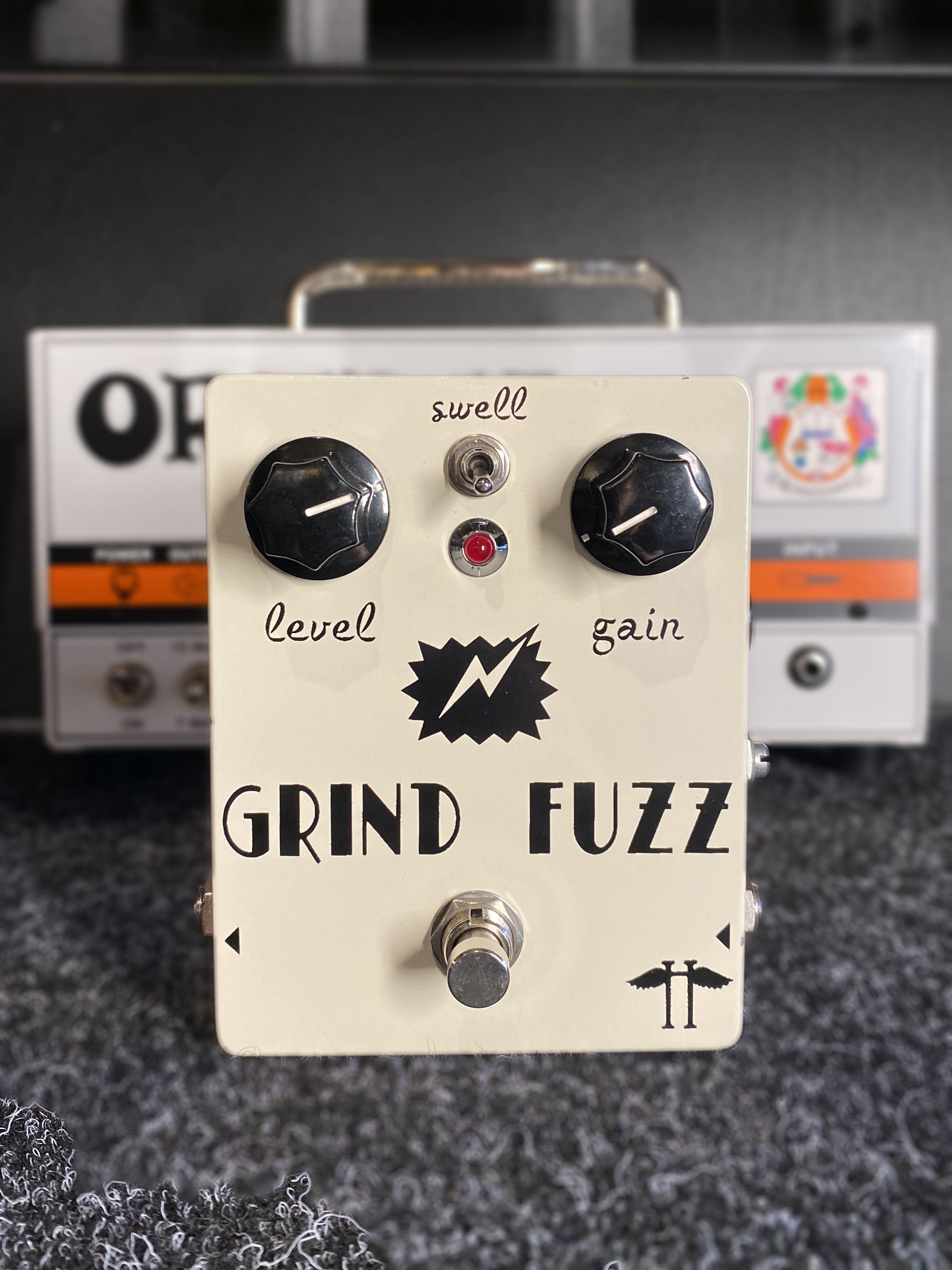 Гитарная педаль Heavy Electronics Grind Fuzz - купить в "Гитарном Клубе"