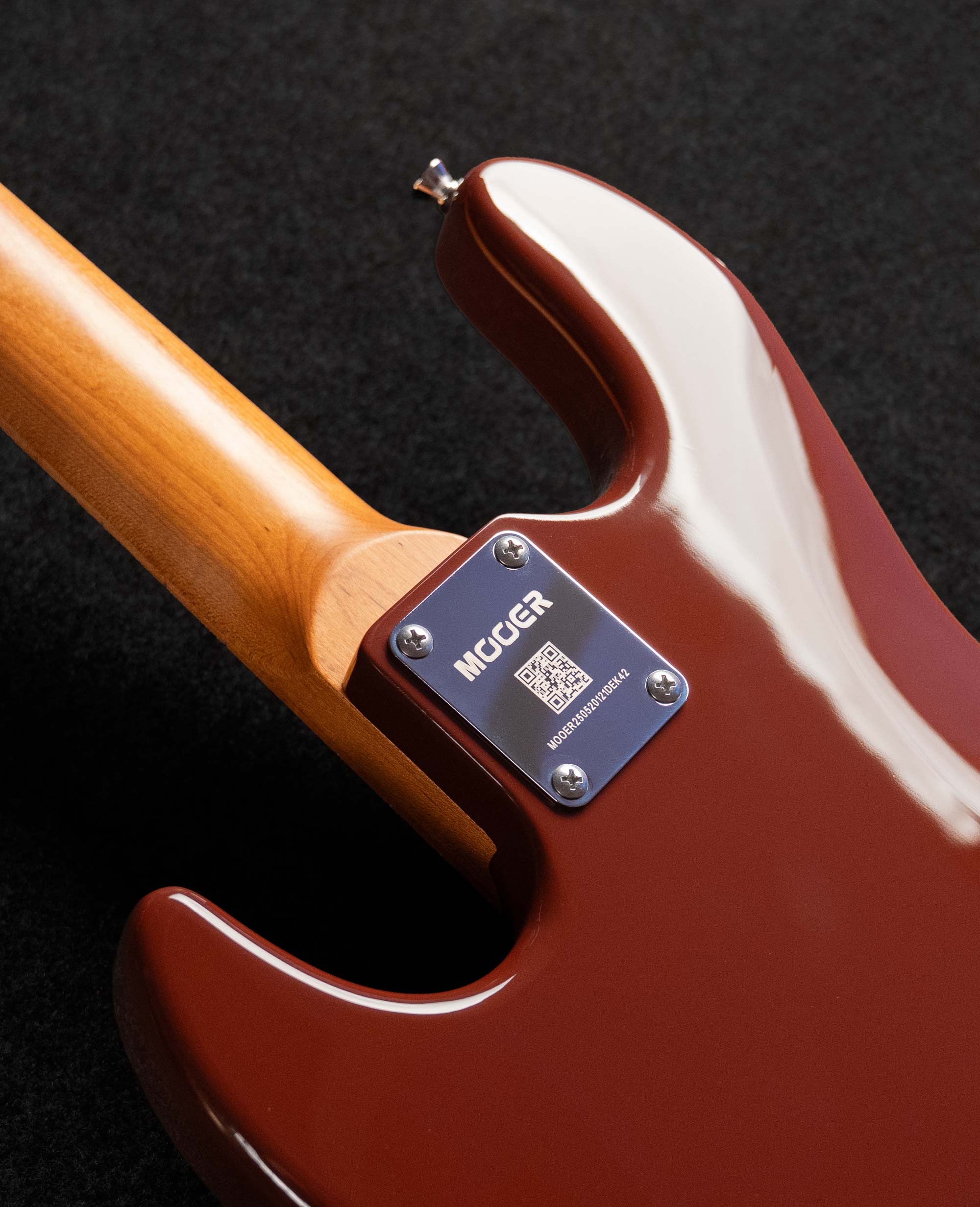 Бас-гитара Mooer MBJ420 Red Burst - купить в "Гитарном Клубе"