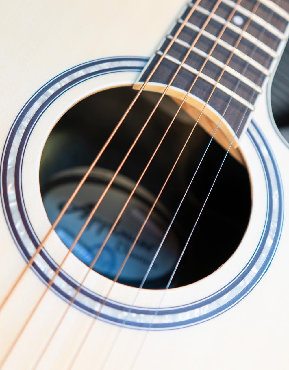 Классическая гитара Ovation Applause AB24CC-4S Balladeer Mid Cutaway Nylon - купить в "Гитарном Клубе"