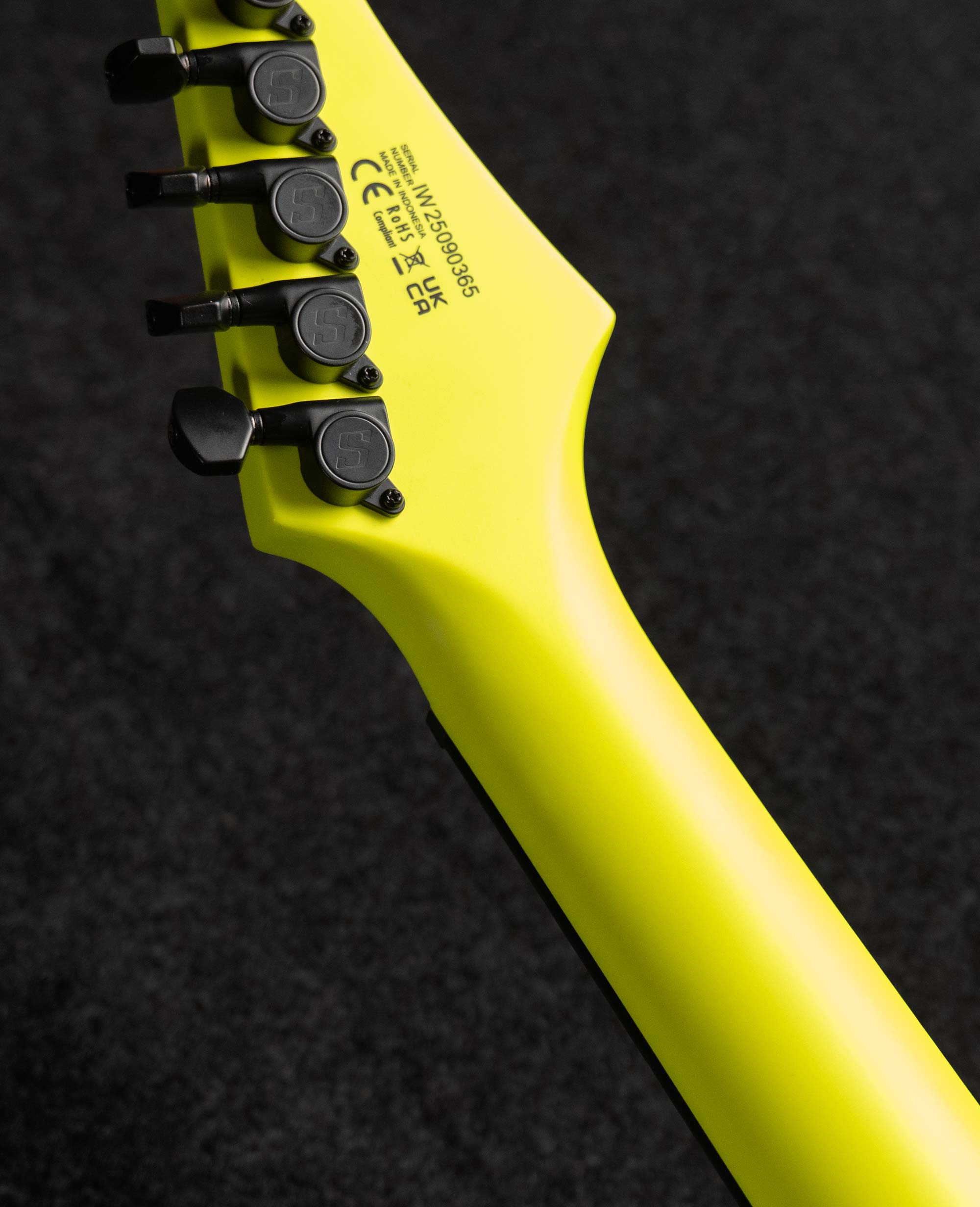 Электрогитара Solar Guitars A2.6LN Lemon Neon - купить в "Гитарном Клубе"