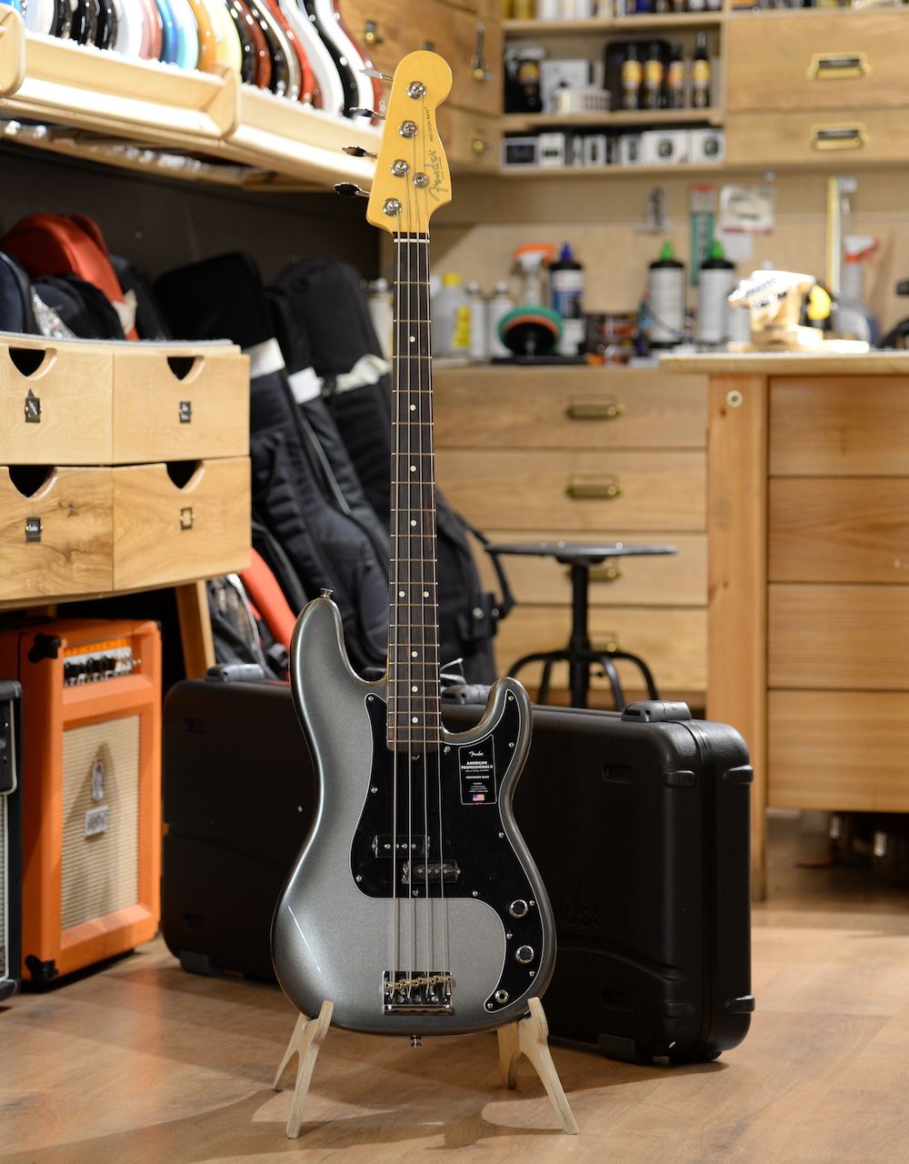 Бас-гитара Fender American Professional II Precision Bass Mercury RW - купить в "Гитарном Клубе"