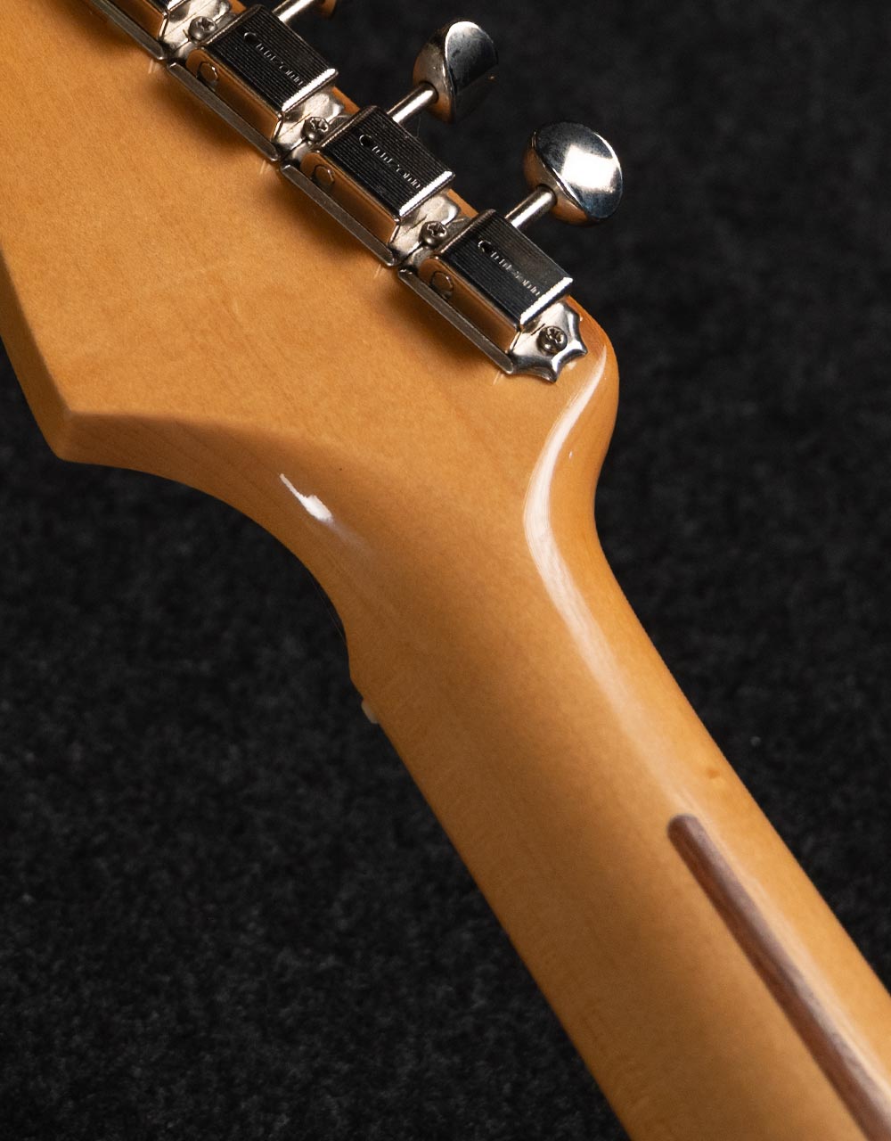 Электрогитара Fender Stratocaster AVRI