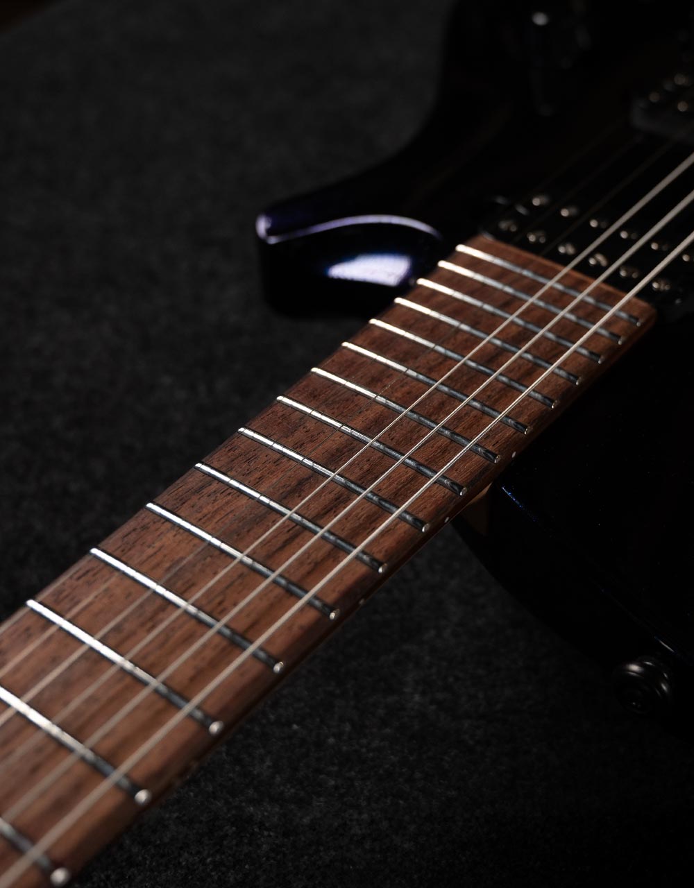 Электрогитара Covenant Custom Model Be Aurora - купить в "Гитарном Клубе"