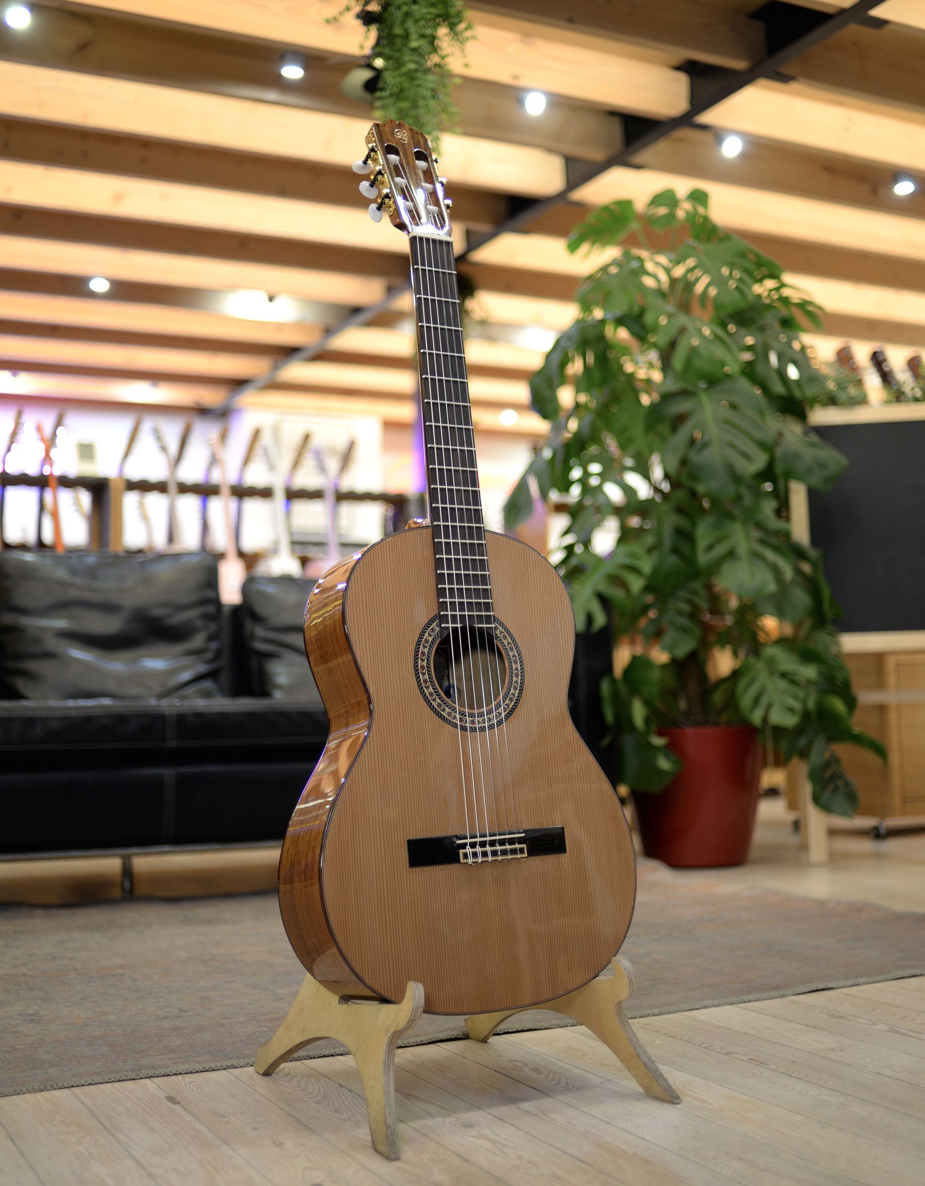 Классическая гитара Prudencio Saez 1-S (8) Cedar - купить в "Гитарном Клубе"