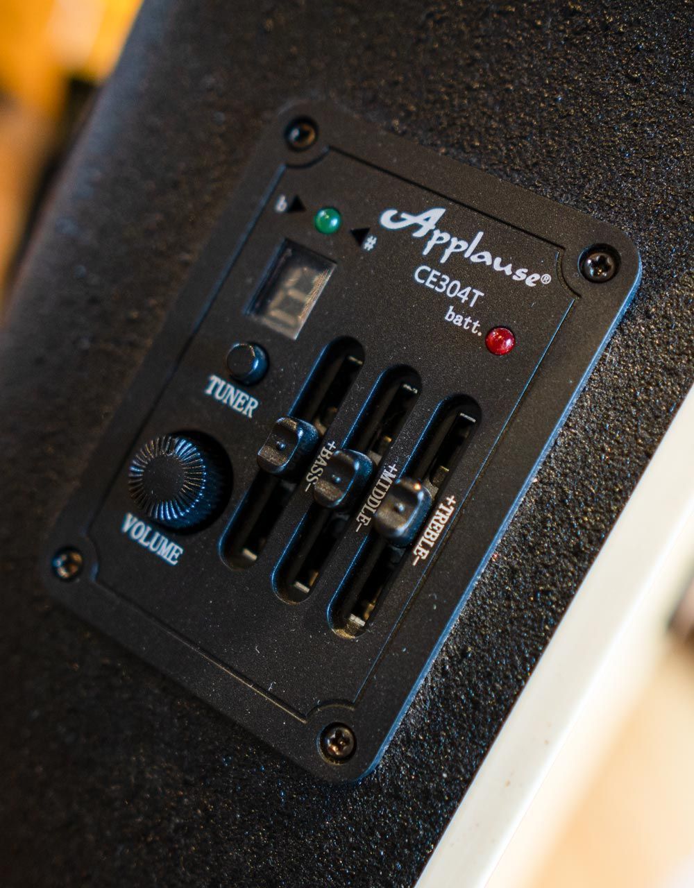 Классическая гитара Ovation Applause AB24CC-4S Balladeer Mid Cutaway Nylon - купить в "Гитарном Клубе"