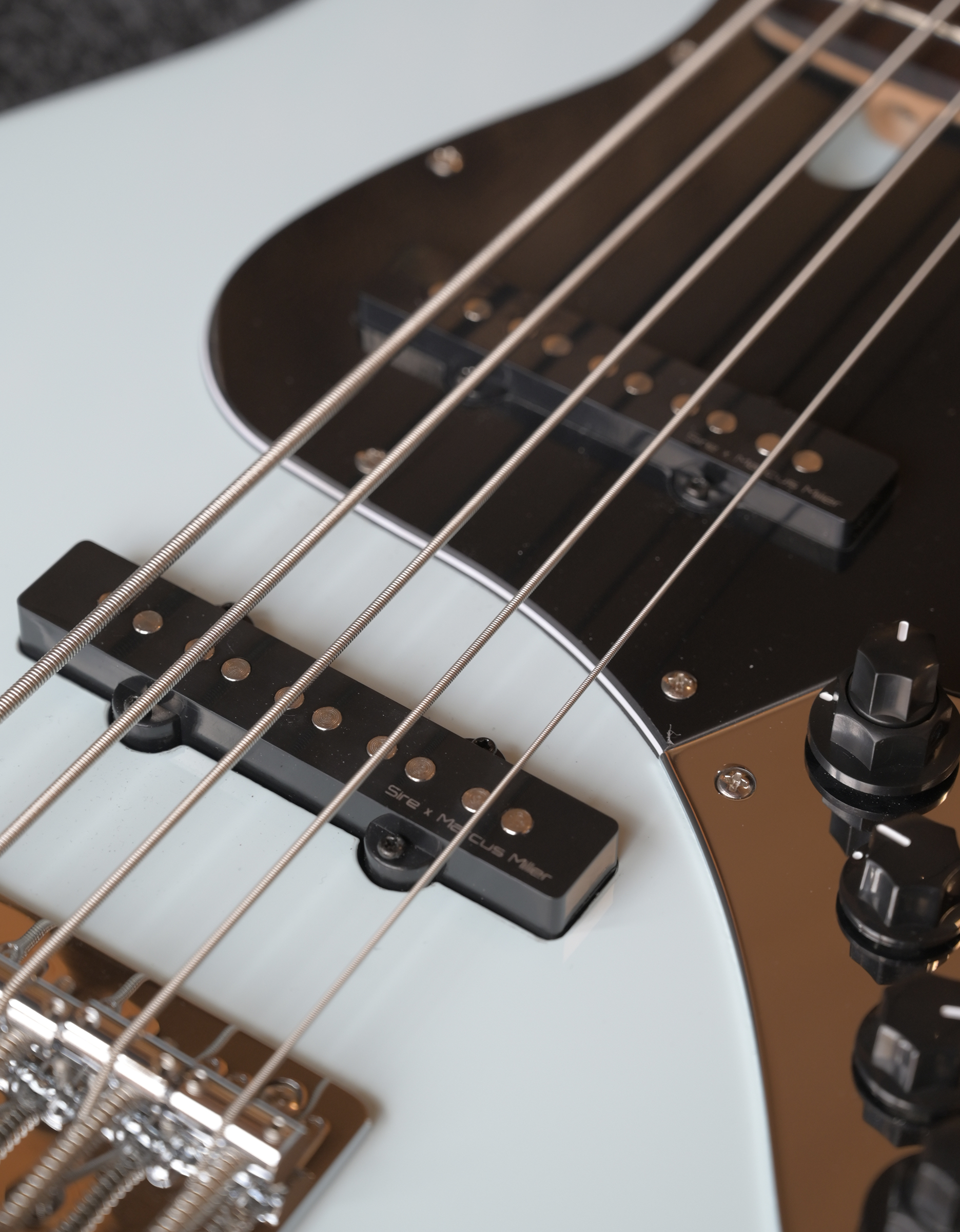 Бас-гитара Sire V3-5 (2nd Gen) SNB - купить в "Гитарном Клубе"