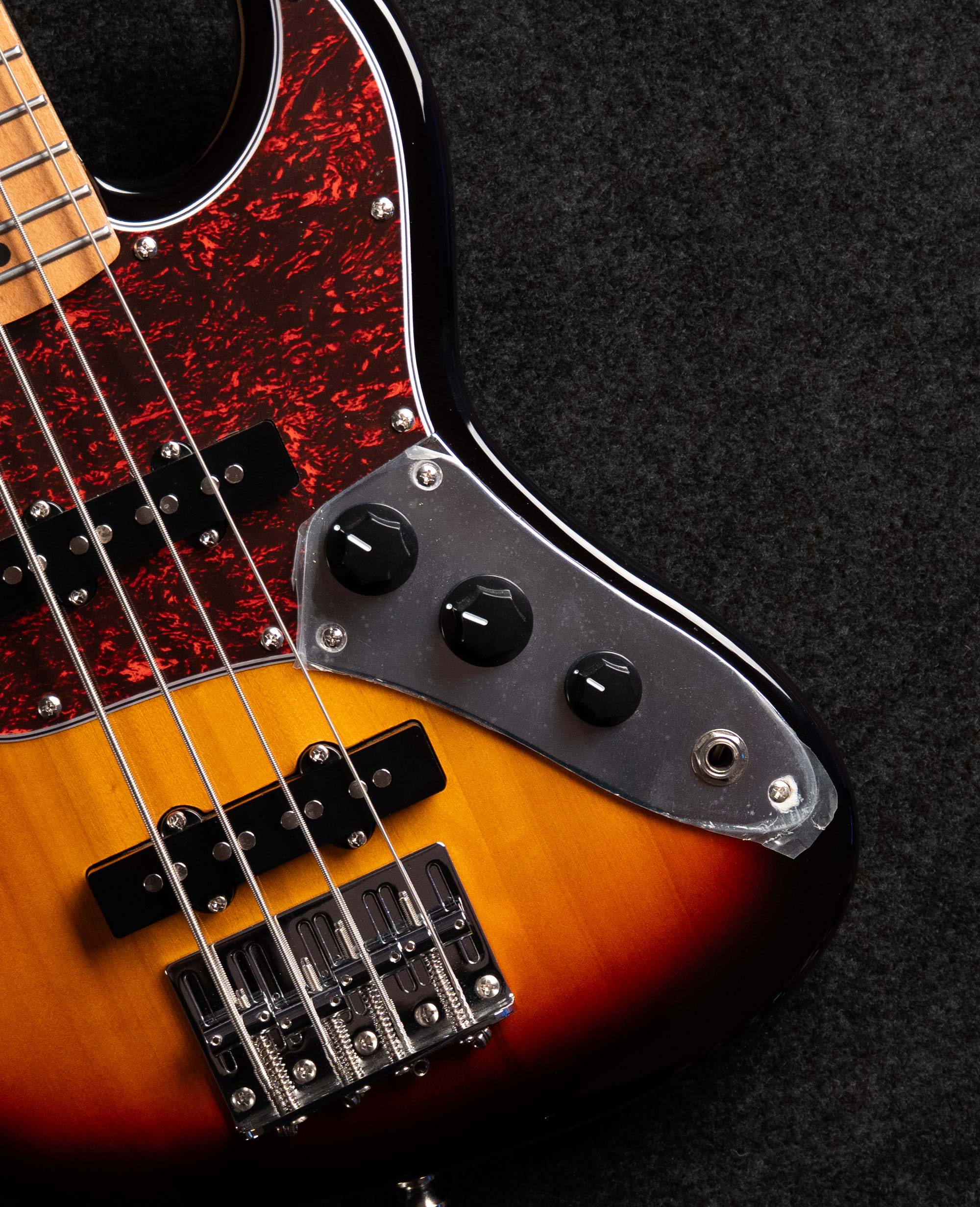 Бас-гитара уменьшенная Flight Mini JB SB - купить в "Гитарном Клубе"