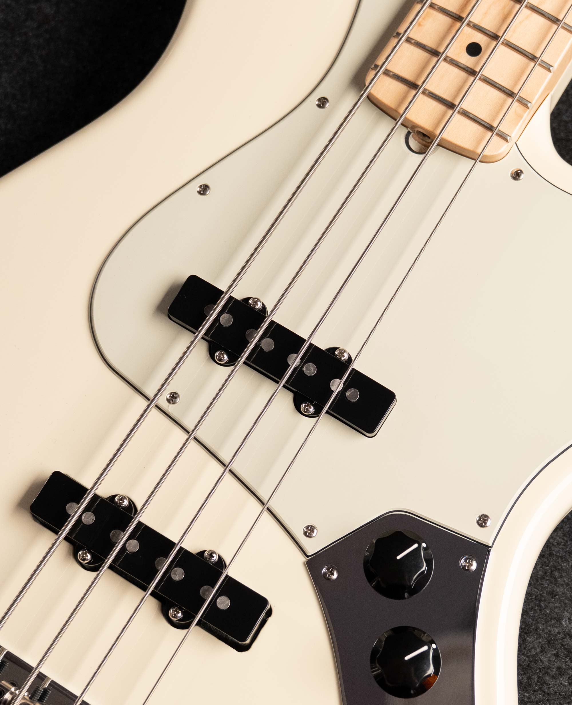 Бас-гитара Fender Jazz Bass American Pro MN OWT 