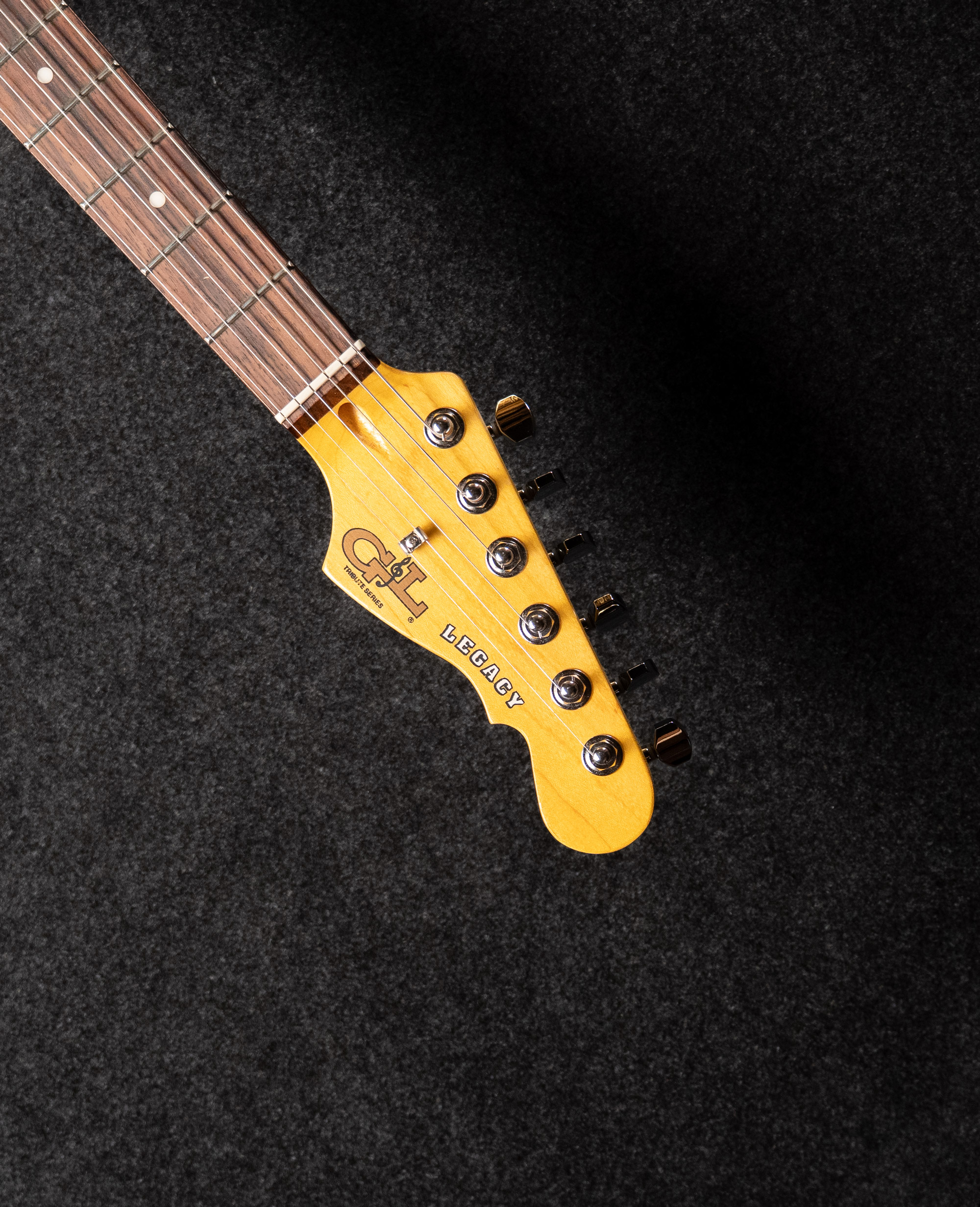 Электрогитара G&L Tribute Legacy Lake Placid Blue RW Poplar - купить в "Гитарном Клубе"