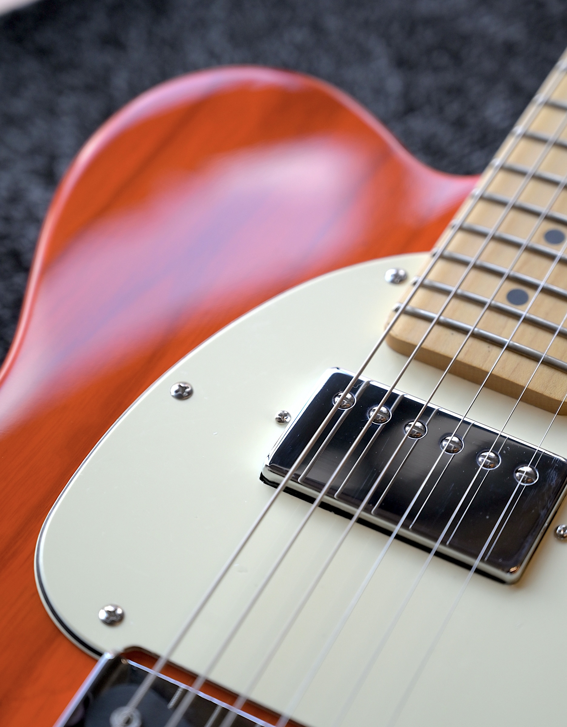 Электрогитара G&L Tribute ASAT Classic Bluesboy Semi-Hollow Clear Orange MP - купить в "Гитарном Клубе"