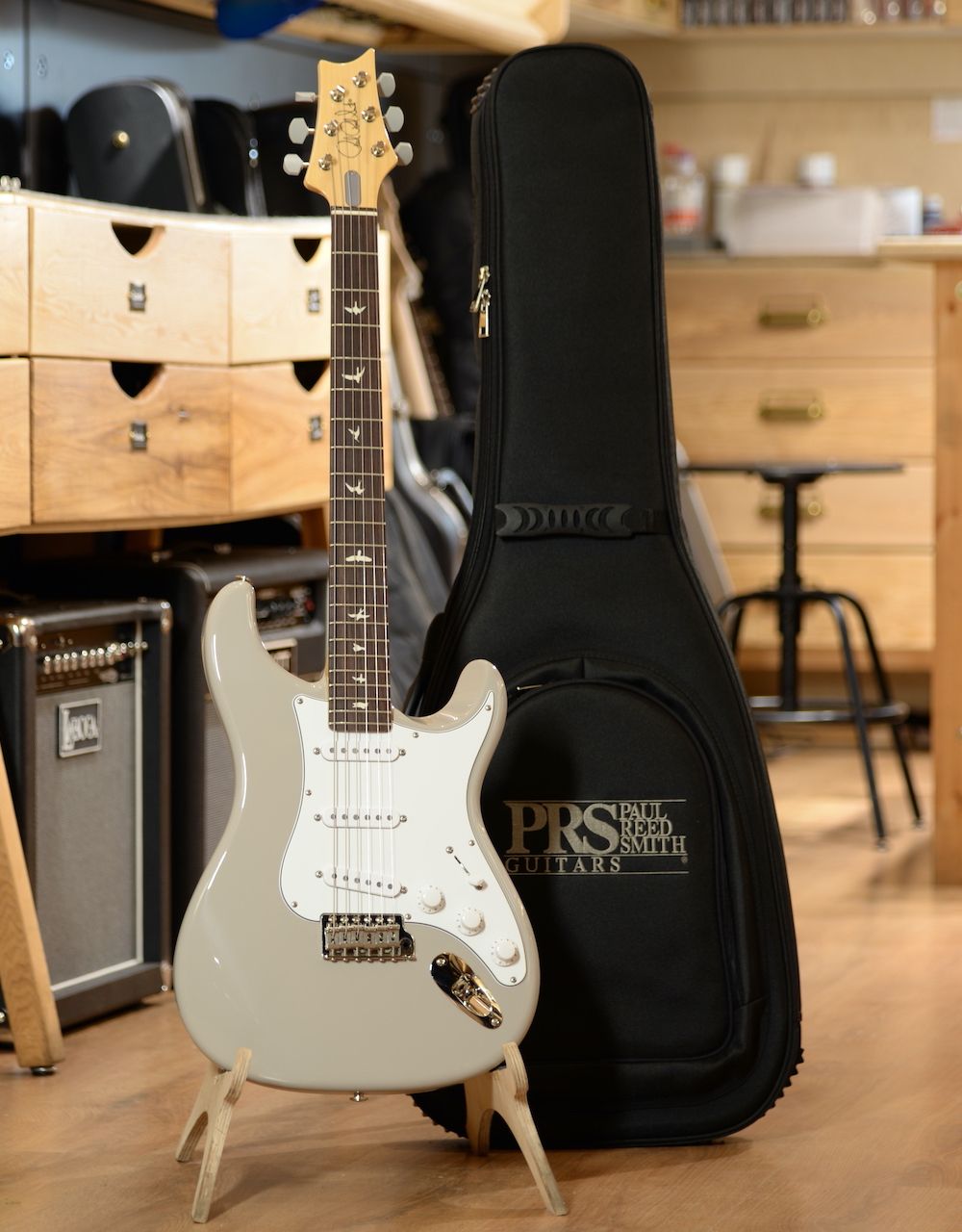 Электрогитара PRS JM SILVER SKY MOC SAND - купить в "Гитарном Клубе"