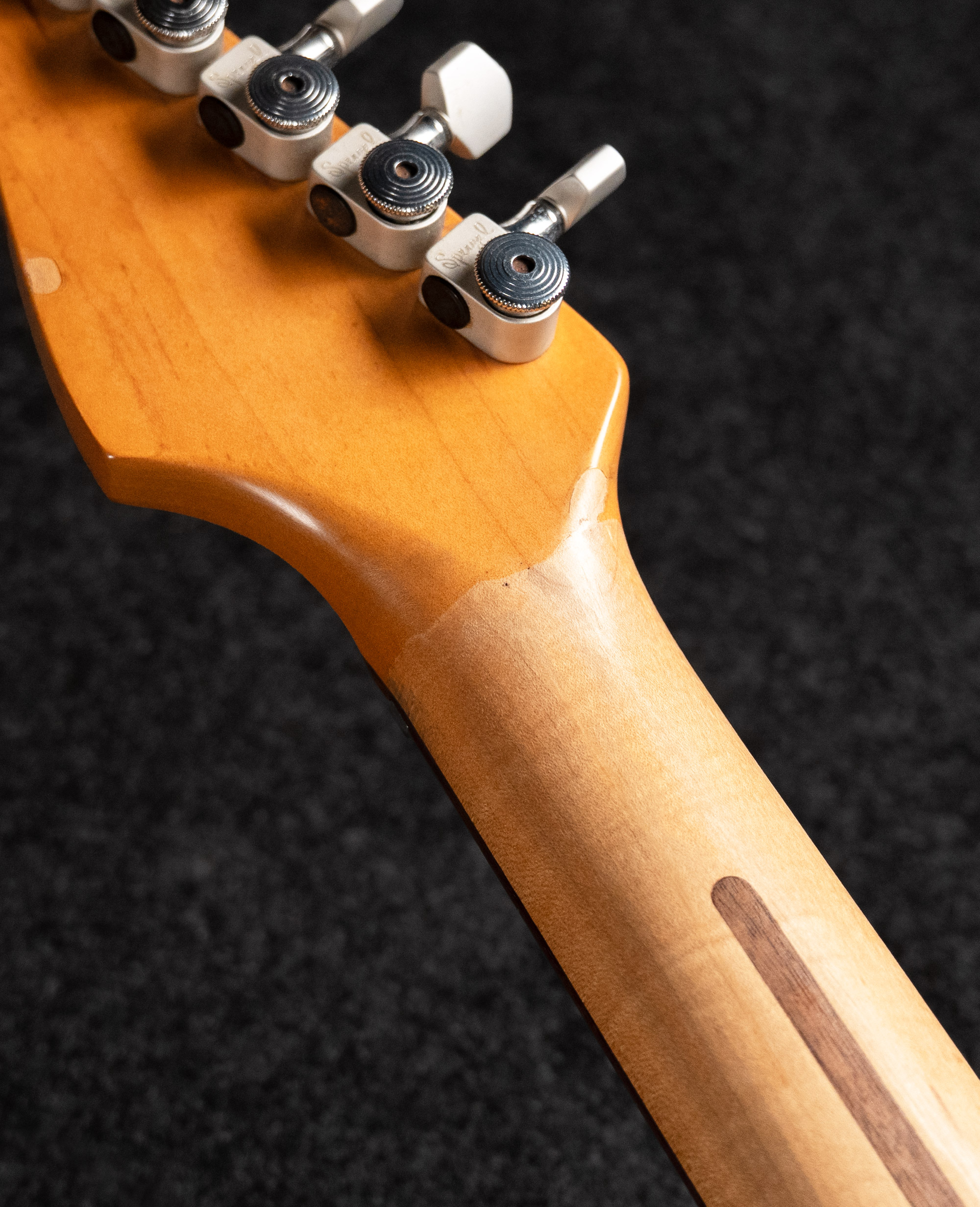 Электрогитара Fender Stratocaster Jeff Beck Purple’93 - купить в "Гитарном Клубе"