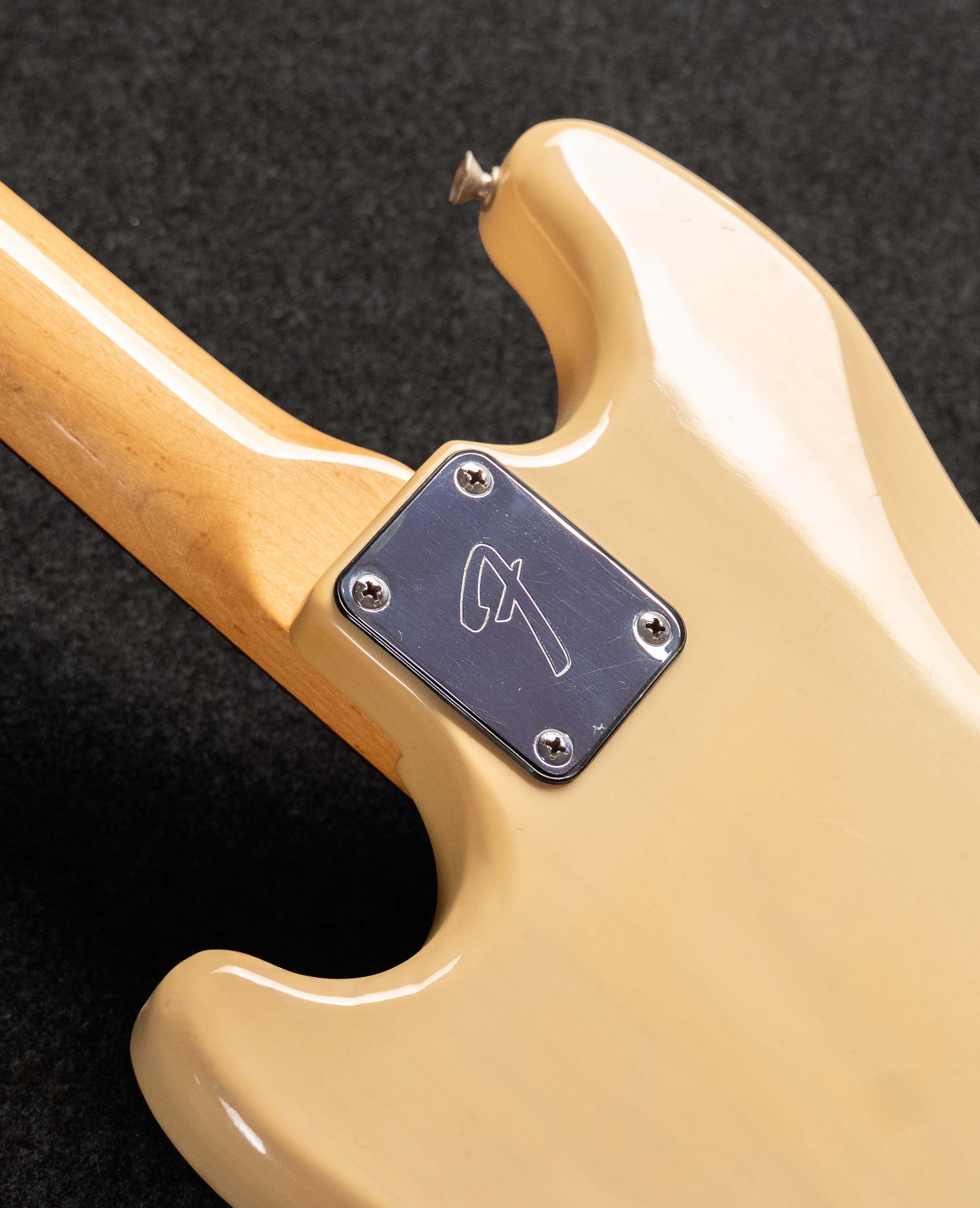 Электрогитара Fender Mustang Blonde, 1978 - купить в "Гитарном Клубе"