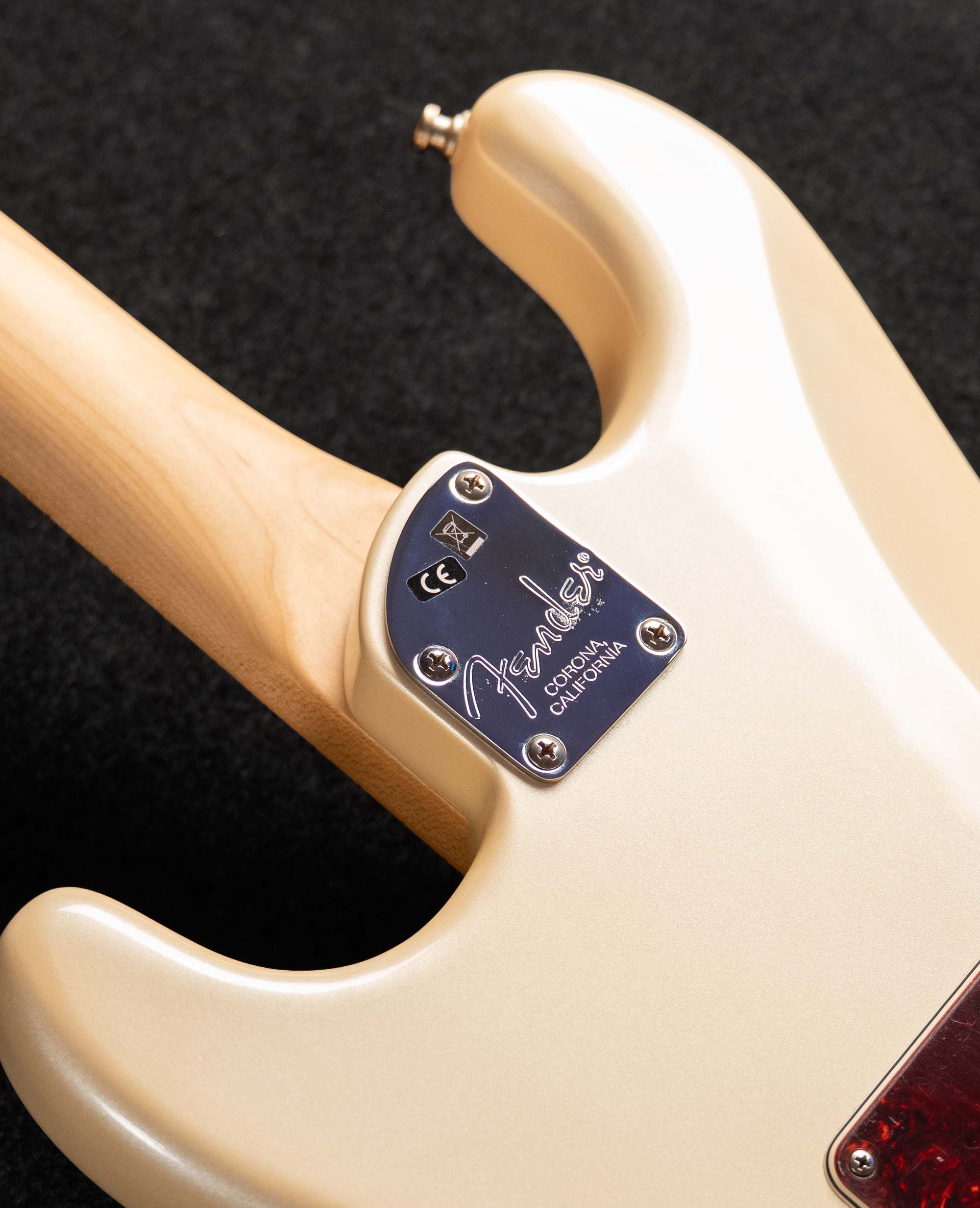Электрогитара Fender Stratocaster Elite HSS Olympic White - купить в "Гитарном Клубе"