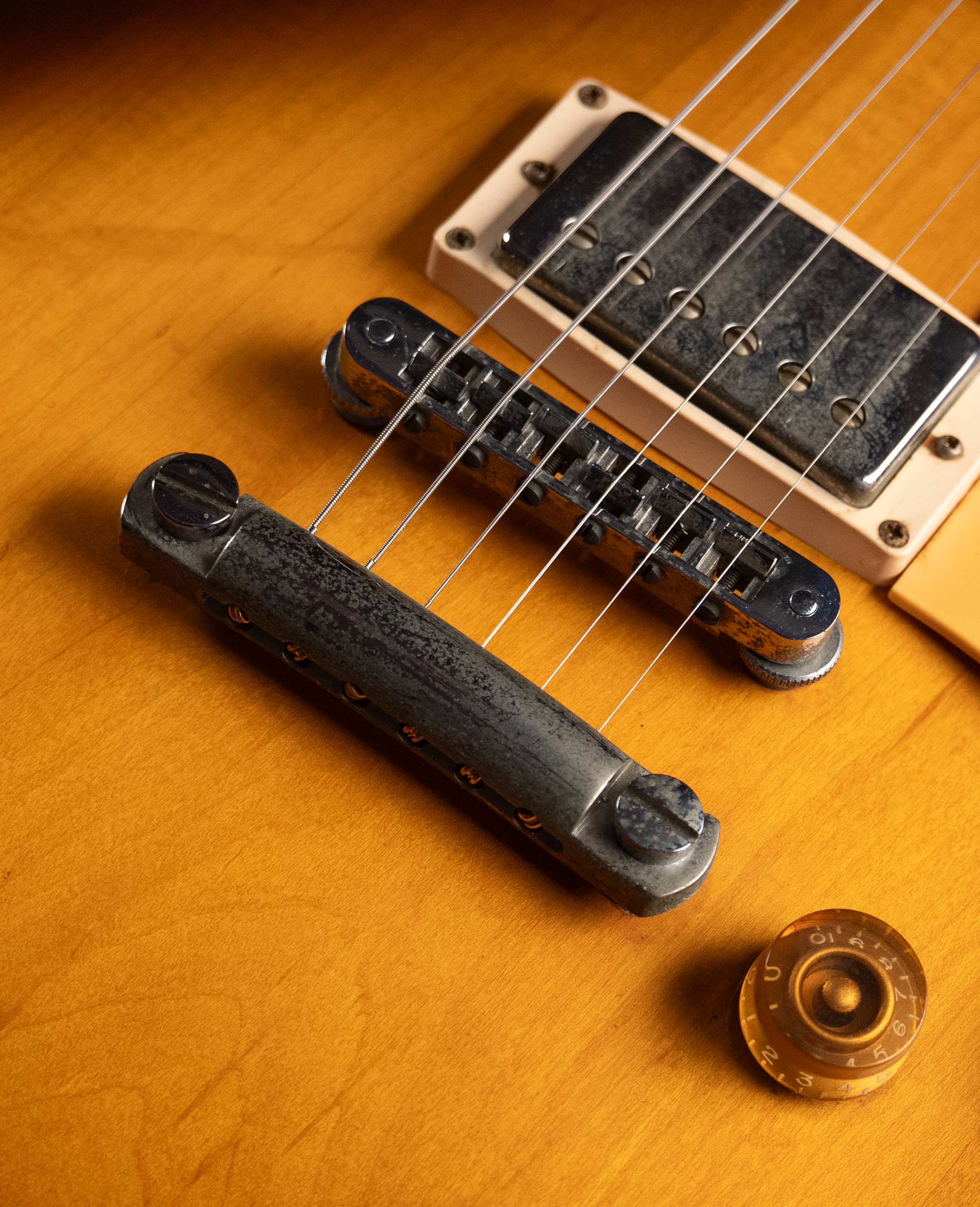Электрогитара Gibson Les Paul Standard `80 - купить в "Гитарном Клубе"