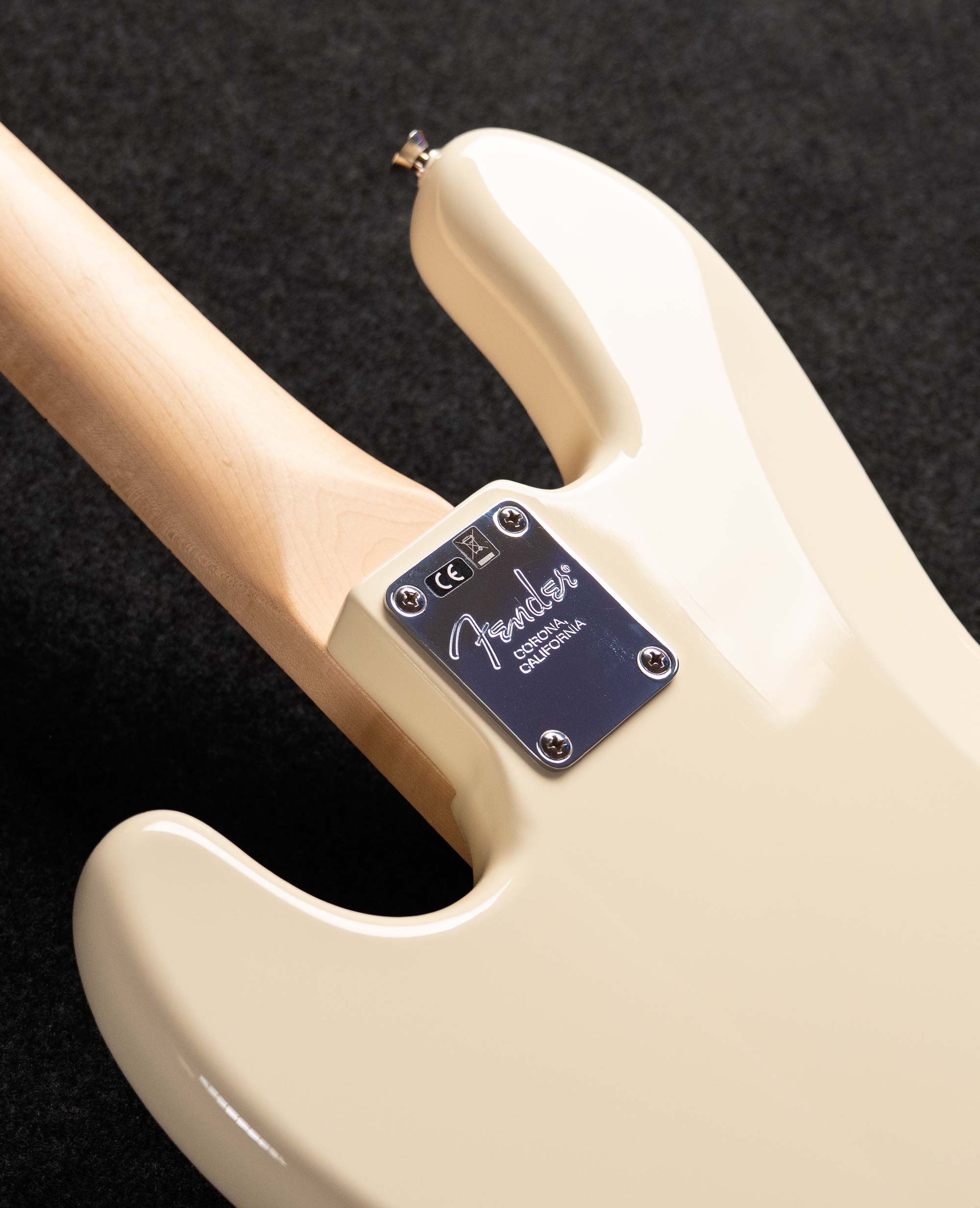 Бас-гитара Fender Jazz Bass American Pro MN OWT 