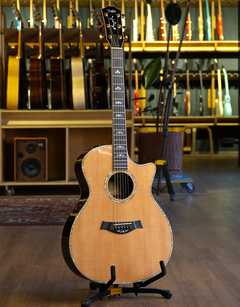 Электроакустическая гитара Taylor 914ce, 2011 - купить в "Гитарном Клубе"