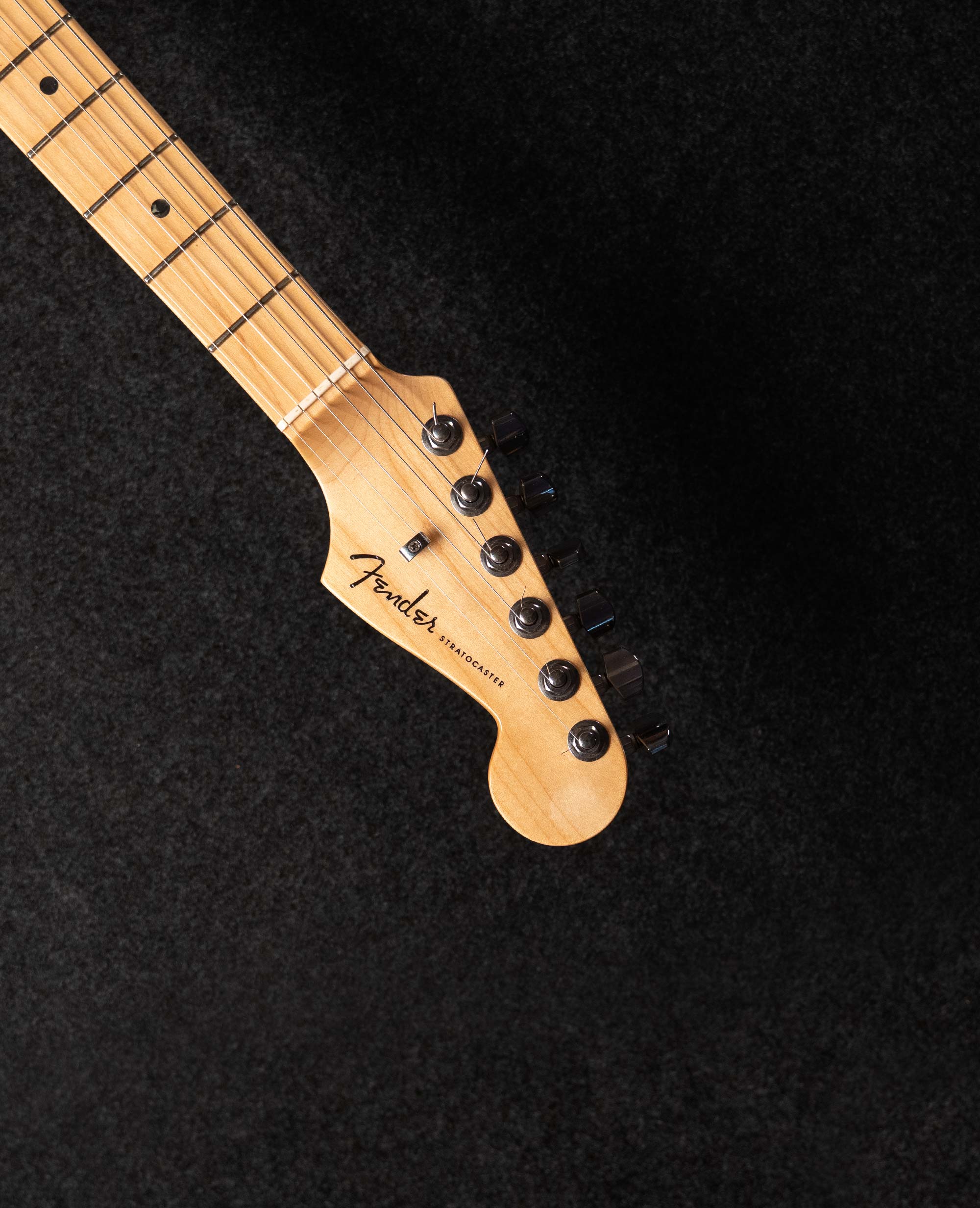 Электрогитара Fender Stratocaster Elite HSS Olympic White - купить в "Гитарном Клубе"