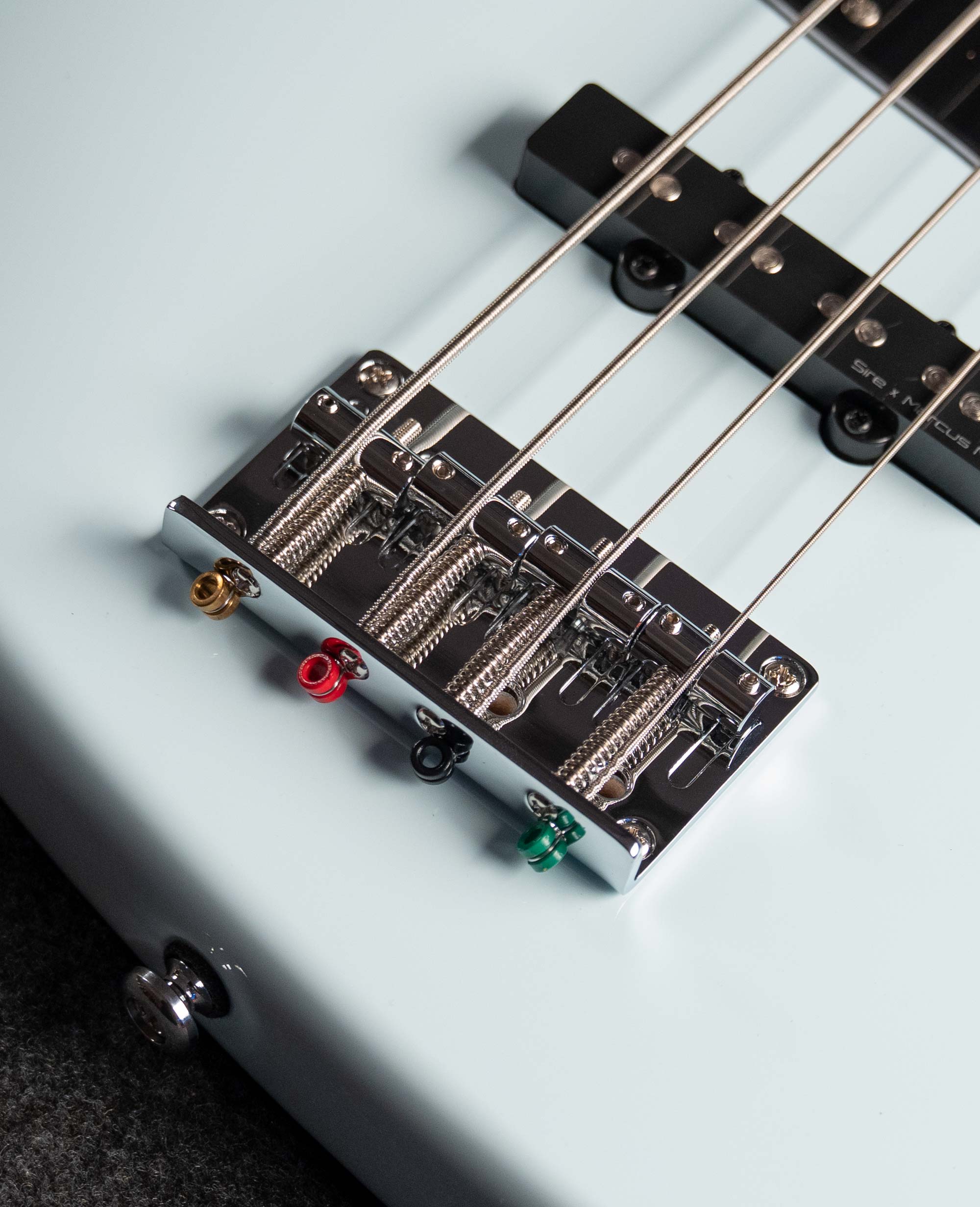 Бас-гитара Sire V3-4 SNB (2n Gen) - купить в "Гитарном Клубе"