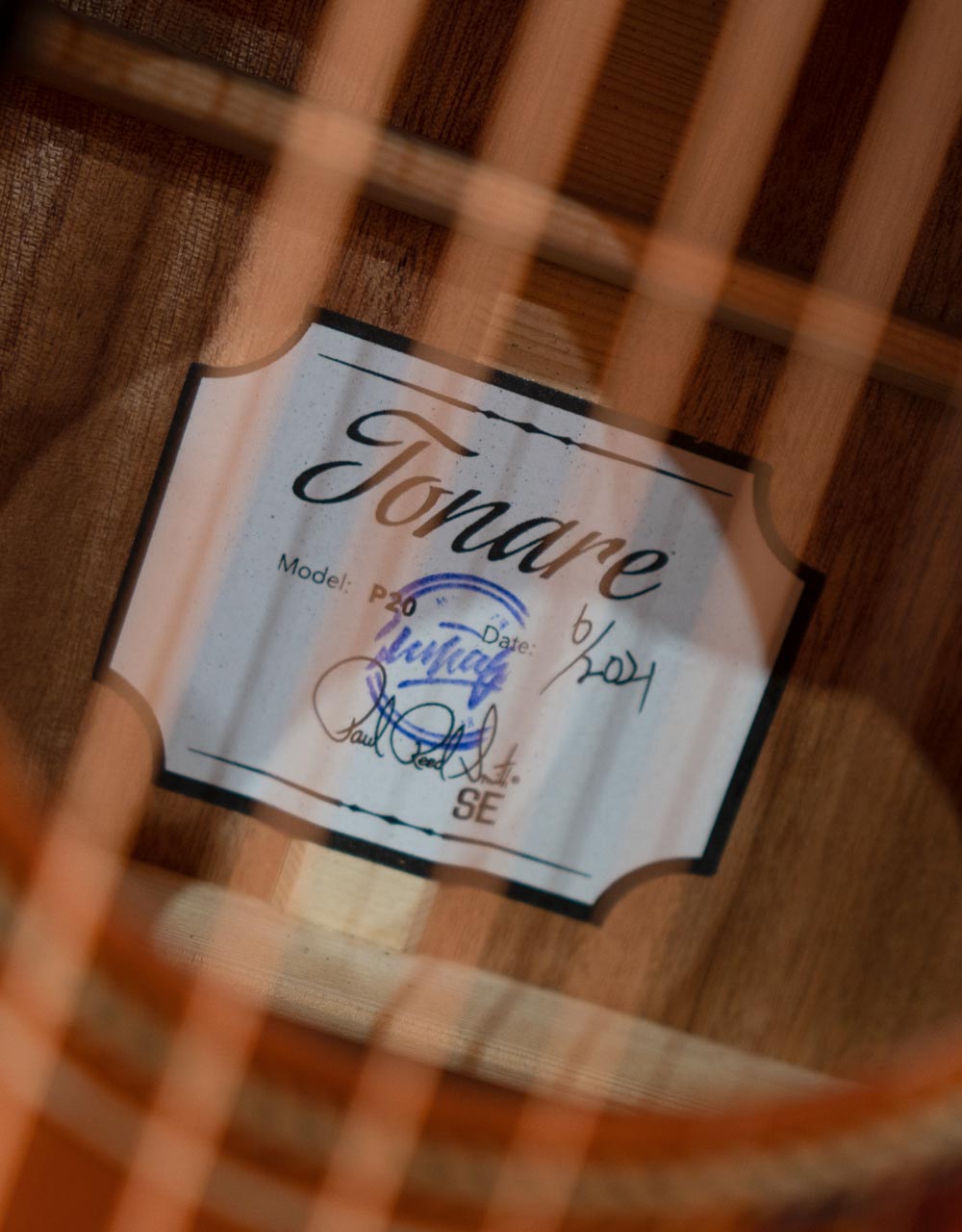 Электроакустическая гитара PRS SE P20E Parlor W/Piezo Satin Tobacco Sunburst - купить в "Гитарном Клубе"